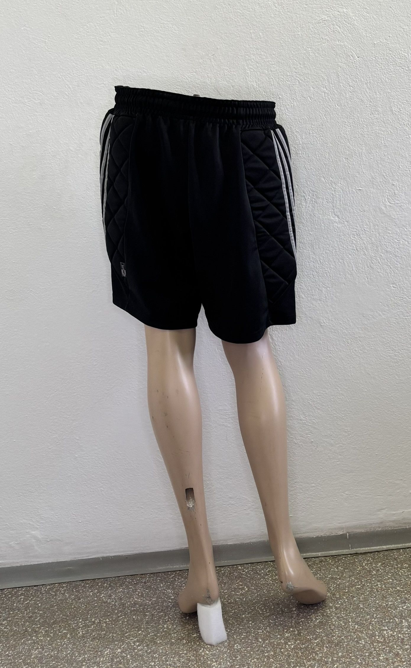 Adidas Benfica Lisbon 2002/2003 Adidas Goalkeeper Shorts size M Size US 33 - 17 Thumbnail