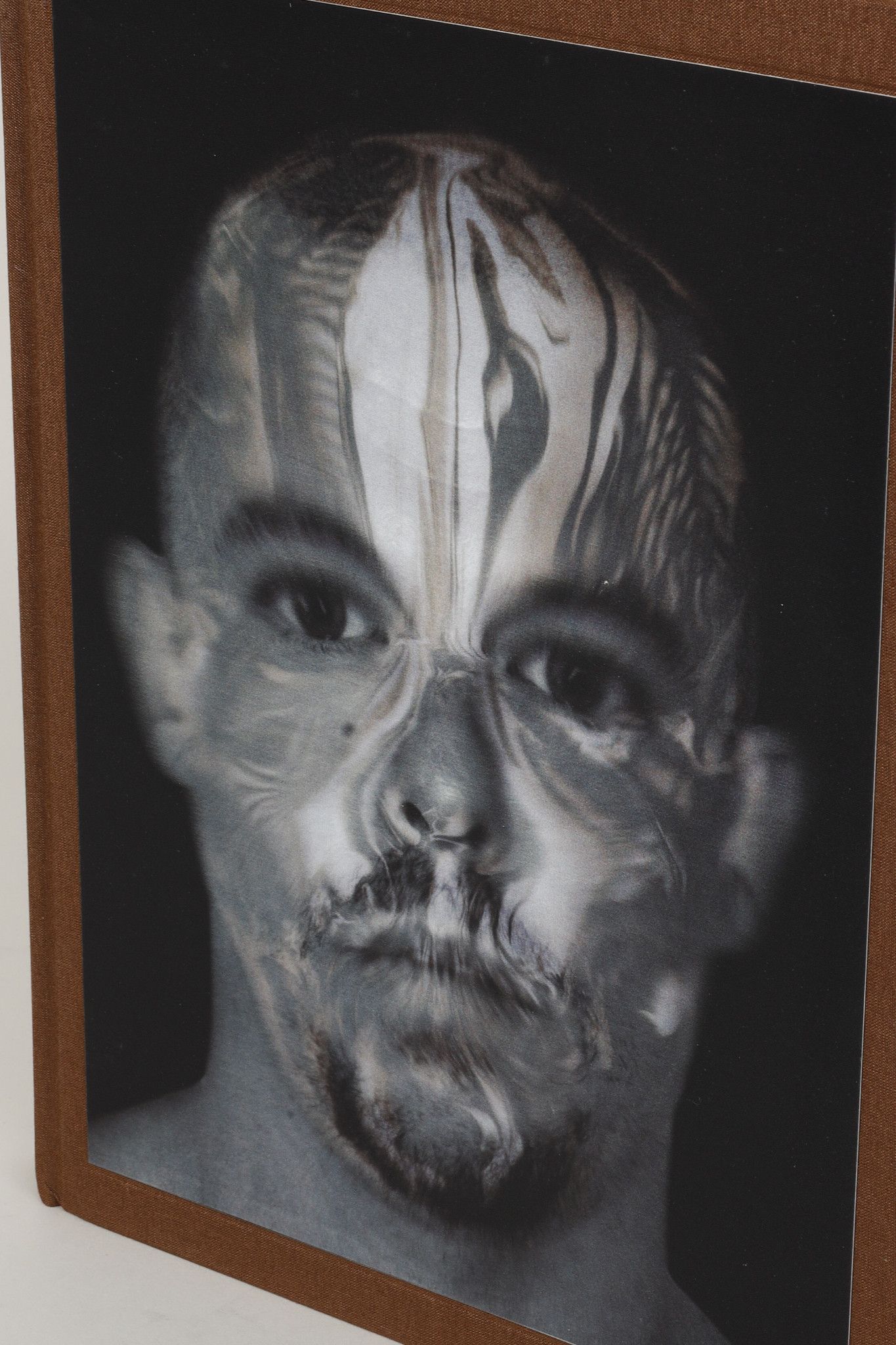 Alexander McQueen Alexander McQueen: Savage Beauty Hologram Hardcover Book Size ONE SIZE - 4 Thumbnail