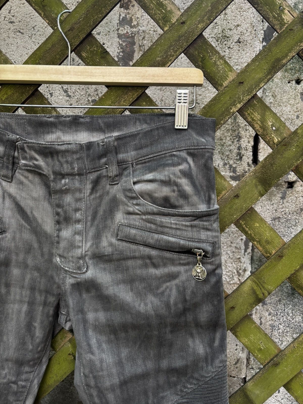 Balmain FW12 Balmain Decarnin Sparkle Wax Coated Silver Biker Jeans Size US 29 - 4 Thumbnail