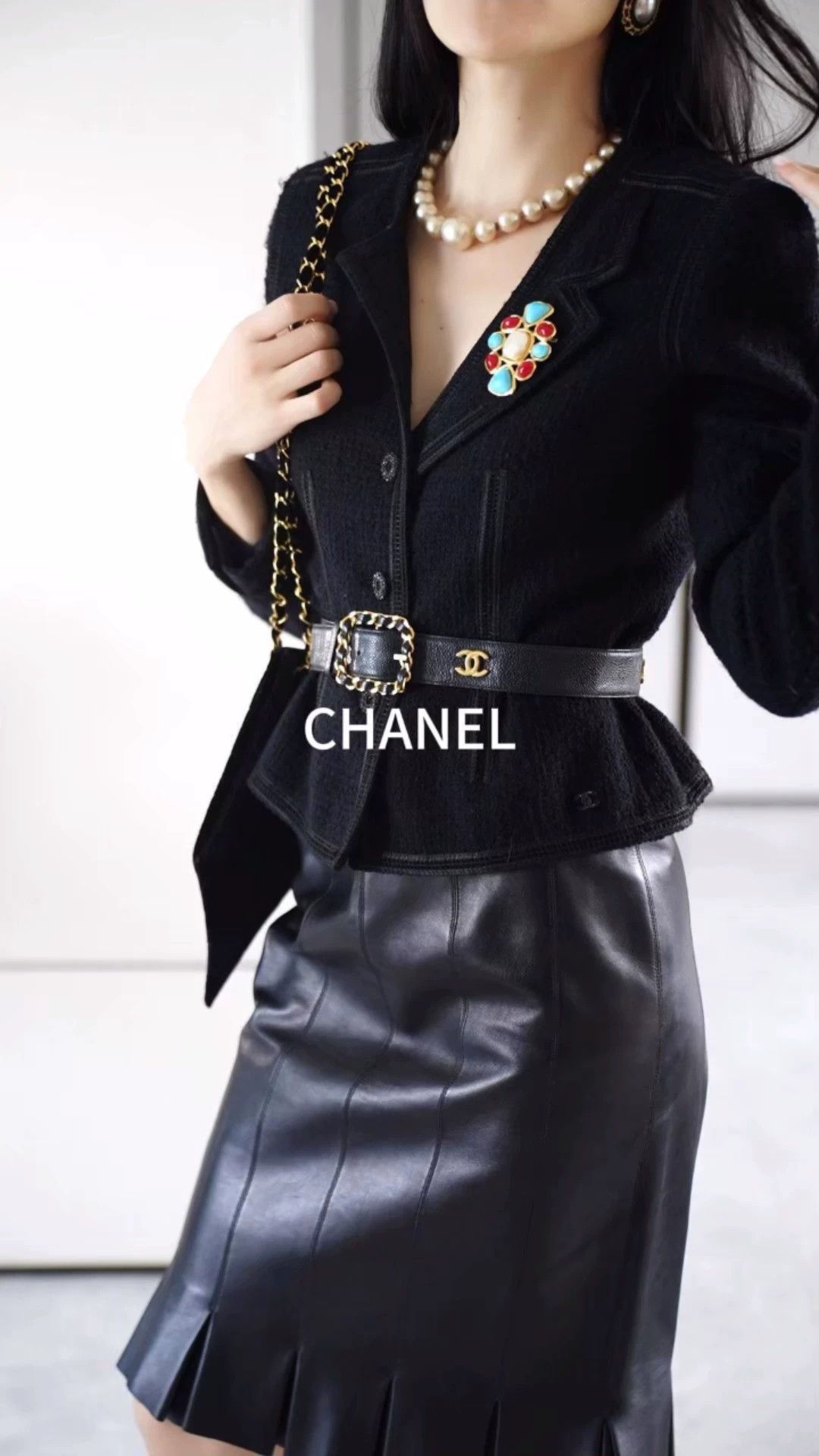 Chanel Chanel 2002 Black Tweed Asymmetric Collar Jacket M/38 Size S / US 4 / IT 40 - 1 Thumbnail
