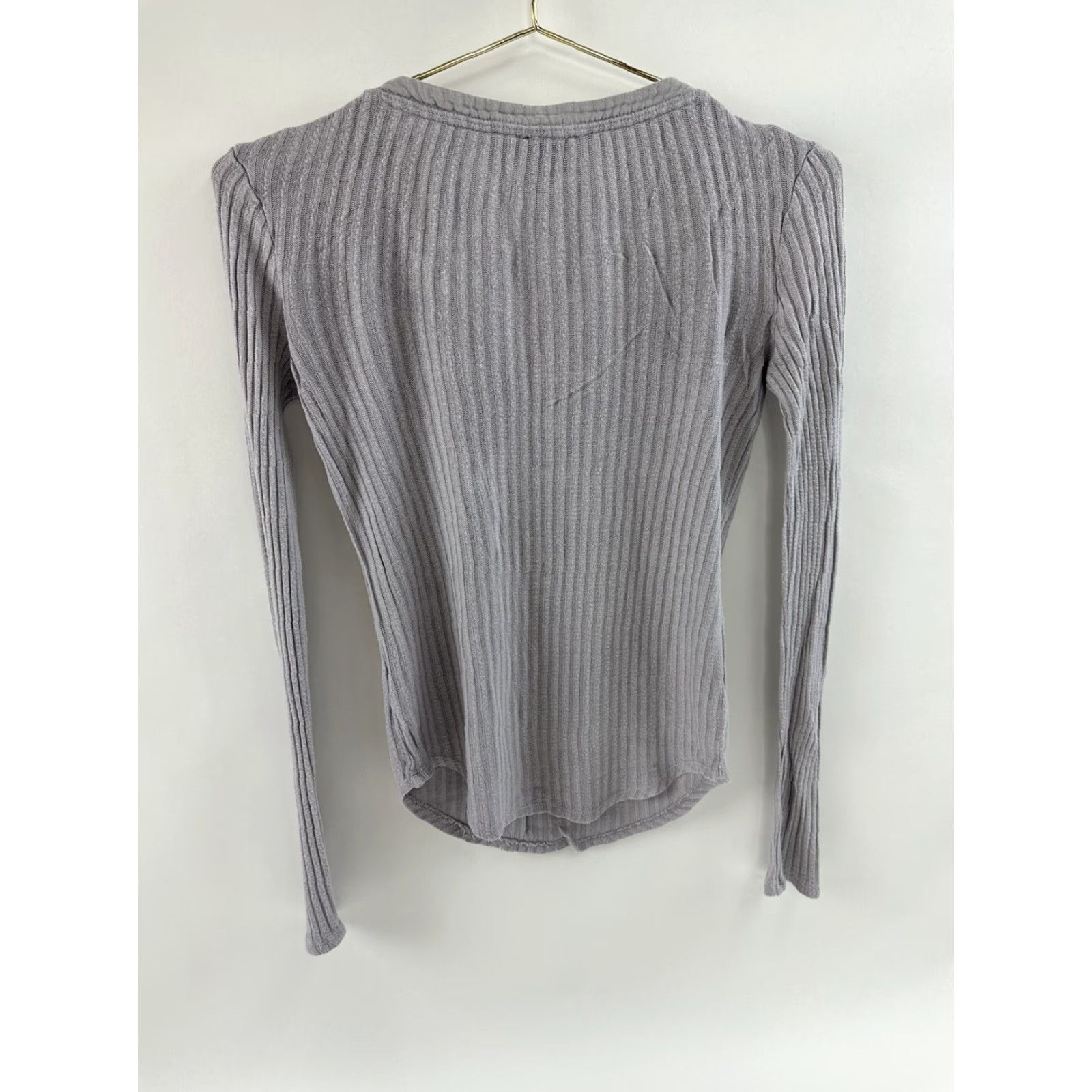 Anthropologie Anthropologie Postage Stamp Knit Top Womens XS Blouse Shirt Casual Knit 3/4 Sleeve Gray Spandex Rayon Ribbed V-Neck Regular Bag Bohemian Classic Size XS / US 0-2 / IT 36-38 - 2 Thumbnail