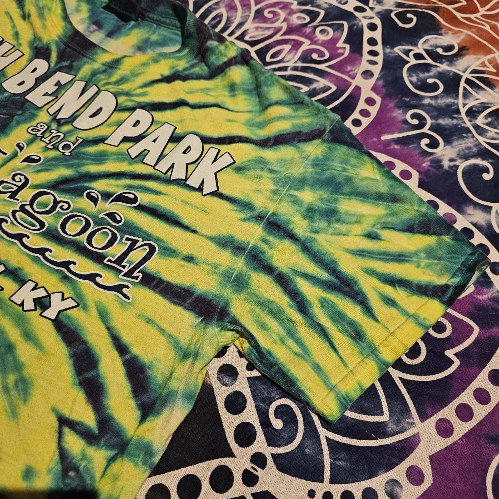 Designer Men's Blue and Green Beach Bend Park Tie-Dye T-shirt Size US M / EU 48-50 / 2 - 6 Thumbnail