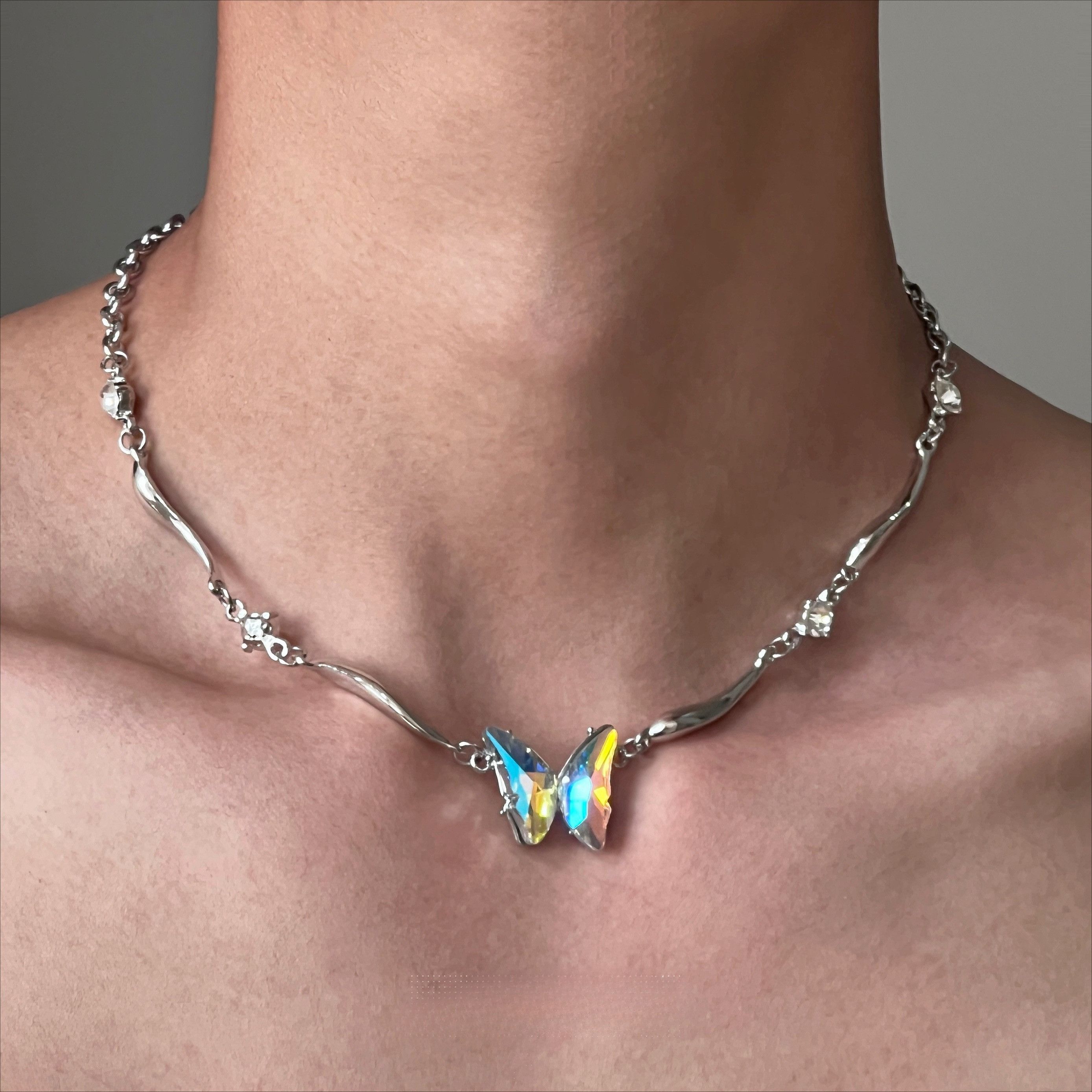 Jewelry × Vintage Gradient butterfly collarbone chain titanium steel necklace Size ONE SIZE - 2 Thumbnail
