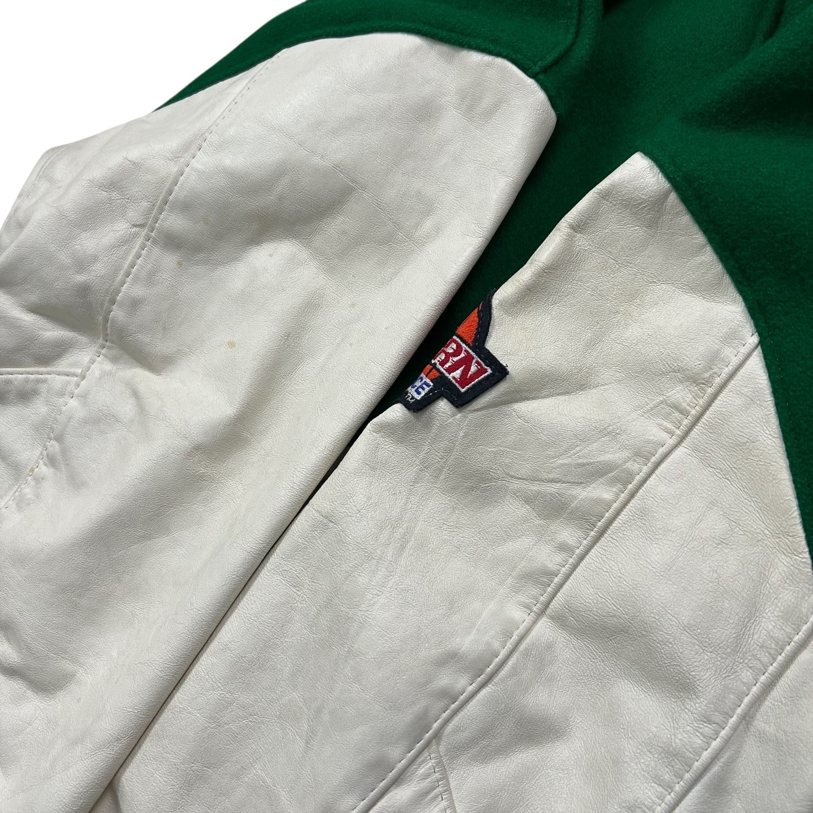 NBA VTG 90s BOSTON CELTICS DELONG VARSITY WOOL LEATHER JACKET Size US L / EU 52-54 / 3 - 9 Thumbnail