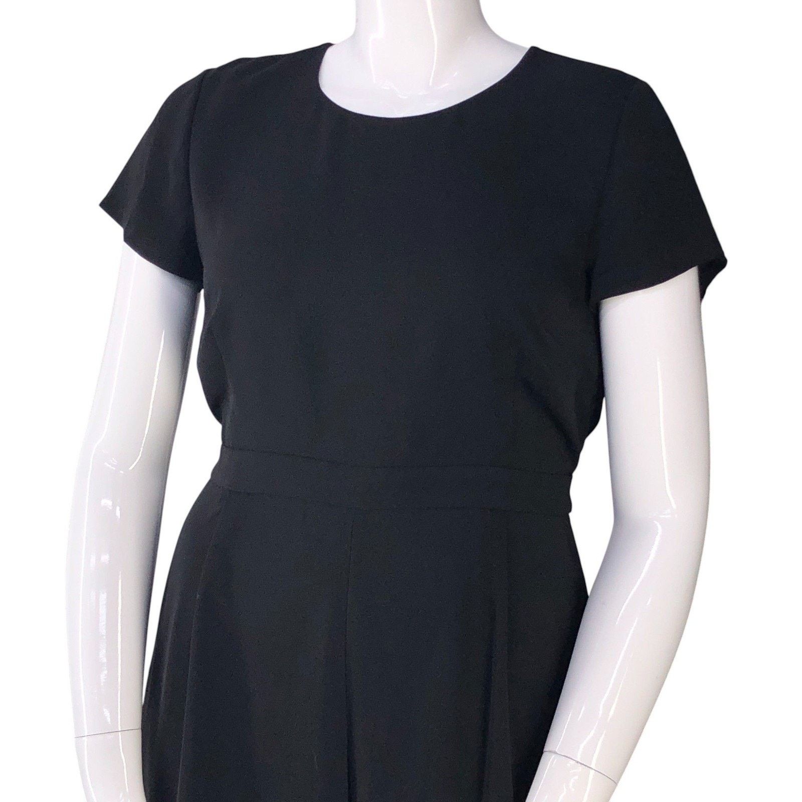 J.Crew J.Crew Jumpsuit 12 Drapey Wrap Back Black Cropped Wide Leg Size 34" / US 12 / IT 48 - 2 Thumbnail