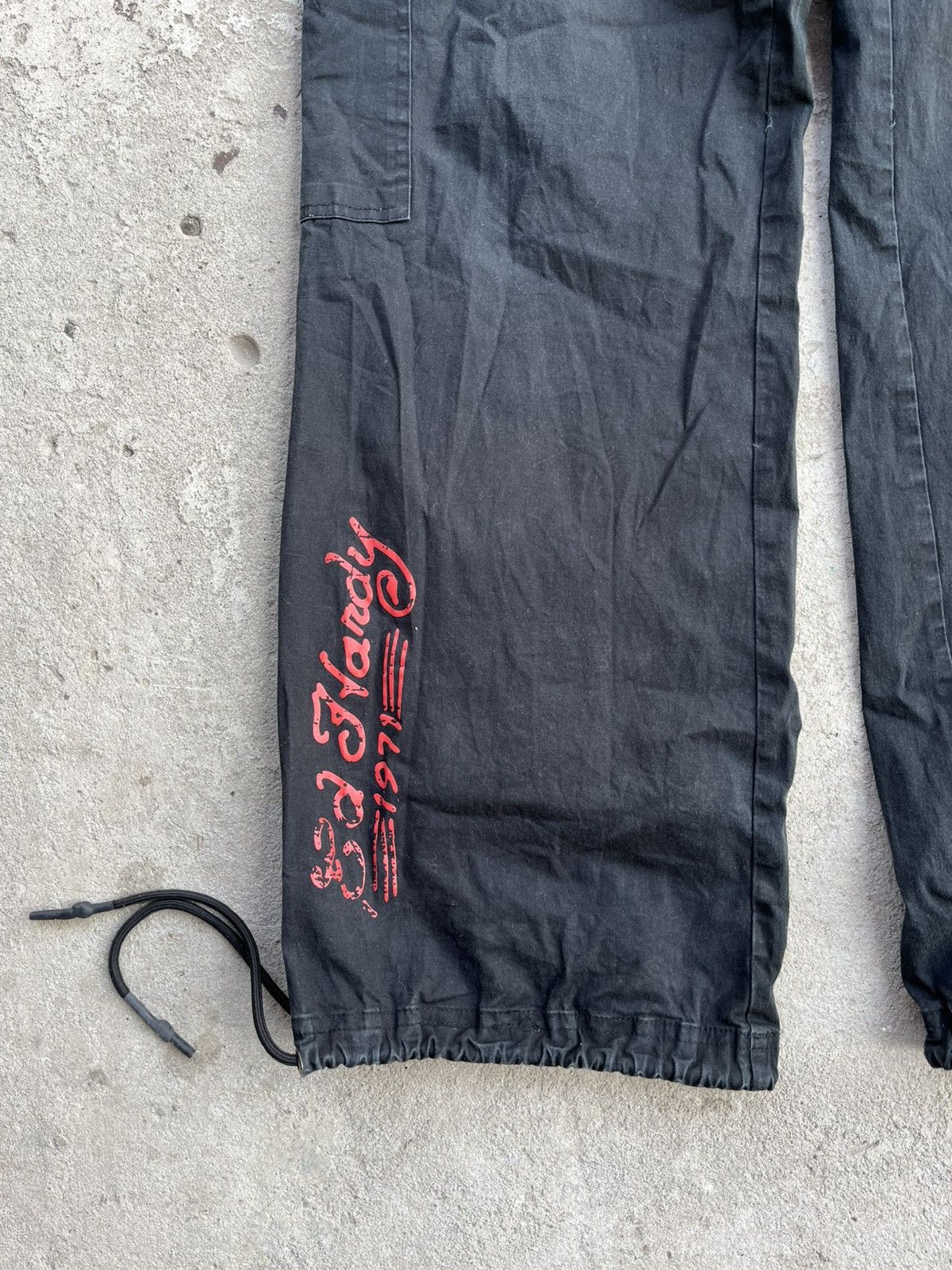 Ed Hardy Ed Hardy x Urban Outfitters Big Logo Cargo Parachute Pants Size US 30 / EU 46 - 17 Thumbnail