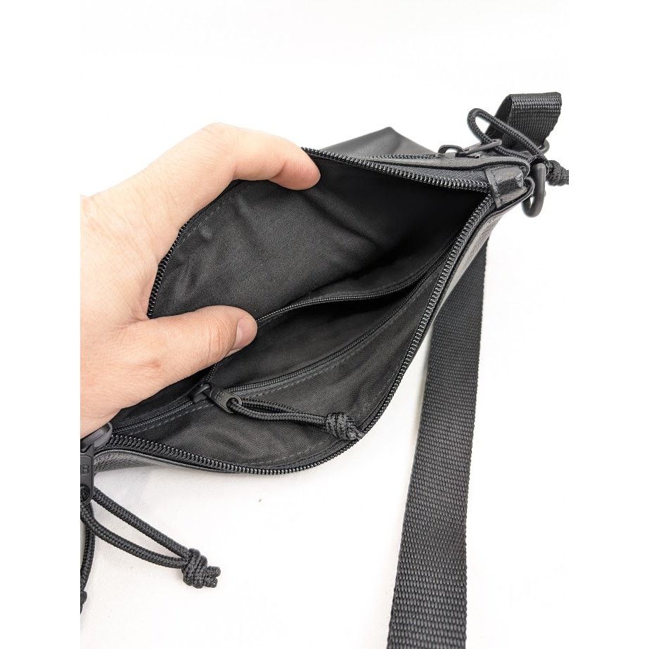 Balenciaga o1rshd1 Size: OS / Calf Grained Explore Crossbody Flat Pouch Size ONE SIZE - 13 Thumbnail