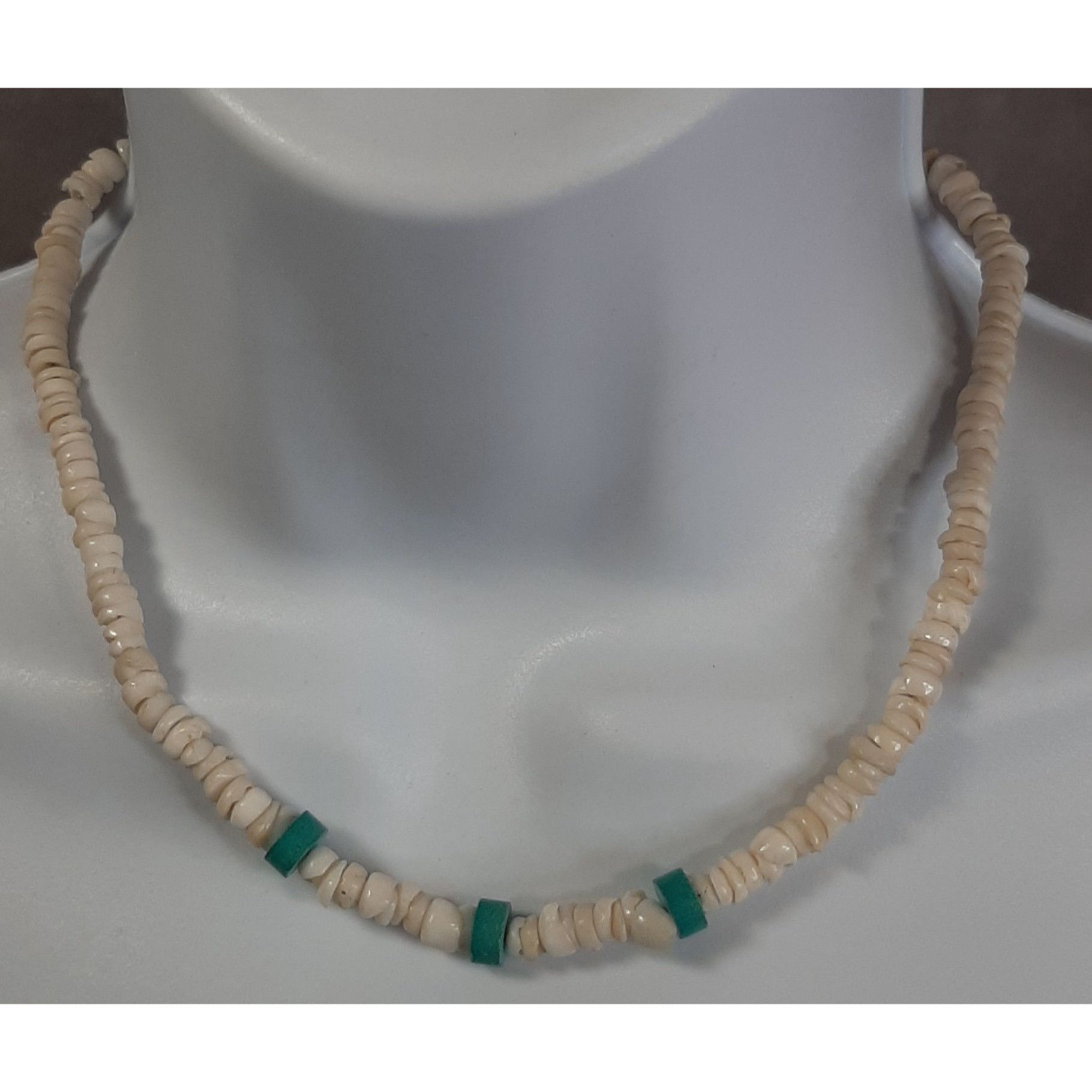 Other Vintage 90s Beachy White Puka Shell Beaded Necklace With Tu Size ONE SIZE - 1 Thumbnail