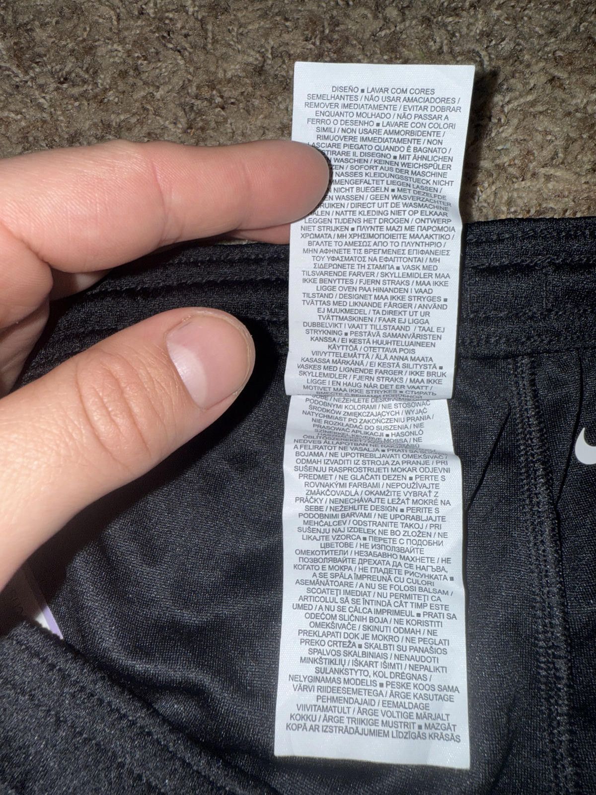 Nike Nike Womens FC Barcelona 2024-2025 Away Shorts Sample Size 28" / US 6 / IT 42 - 3 Thumbnail