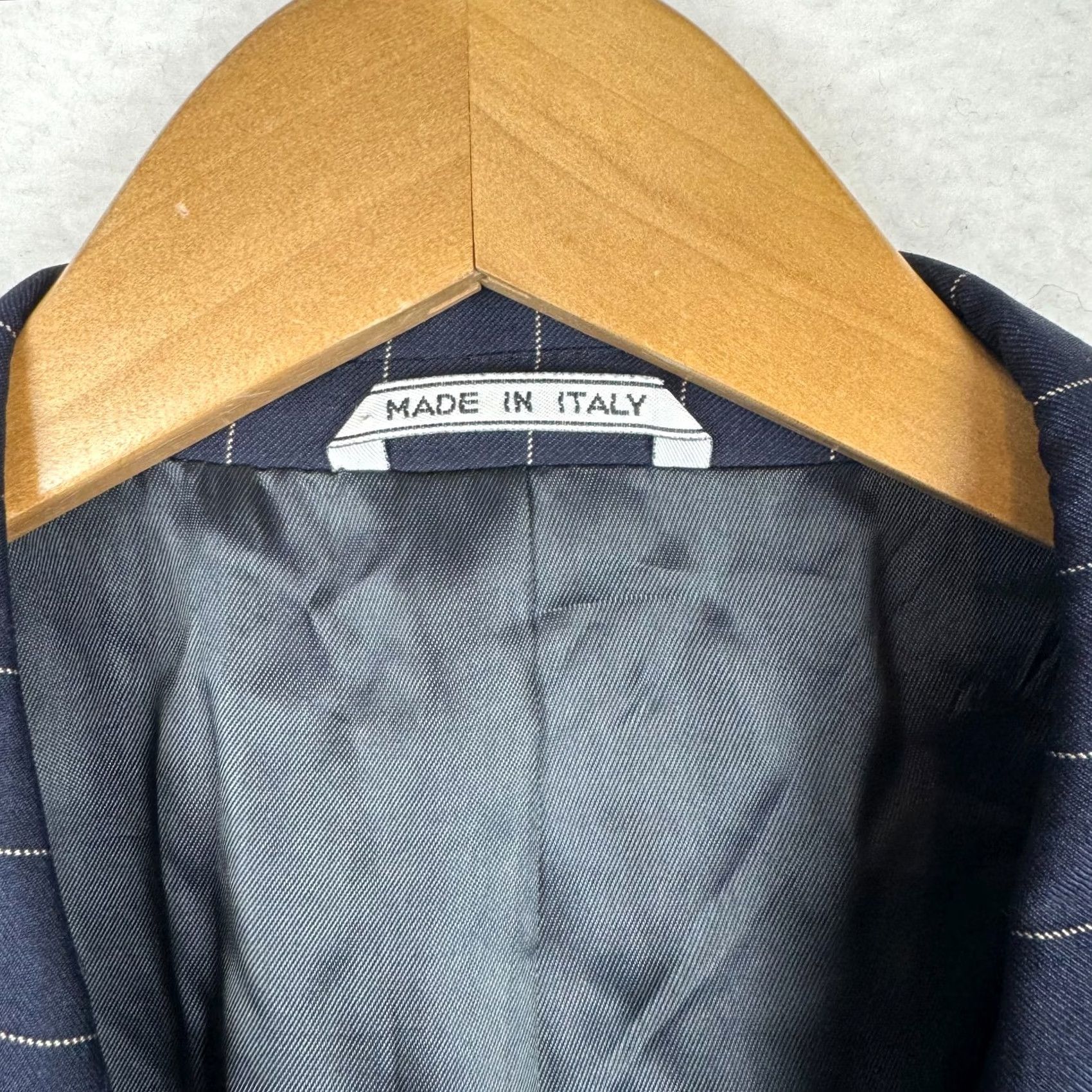 Vintage Bachrach Blazer Shirt: Mens 43 L Pisa Navy Blue Pin Stripe Super 120s Wool Silk Blazer Two Piece Notch Lapel 3-Button 4-Button Sleeve Size 46R - 5 Thumbnail