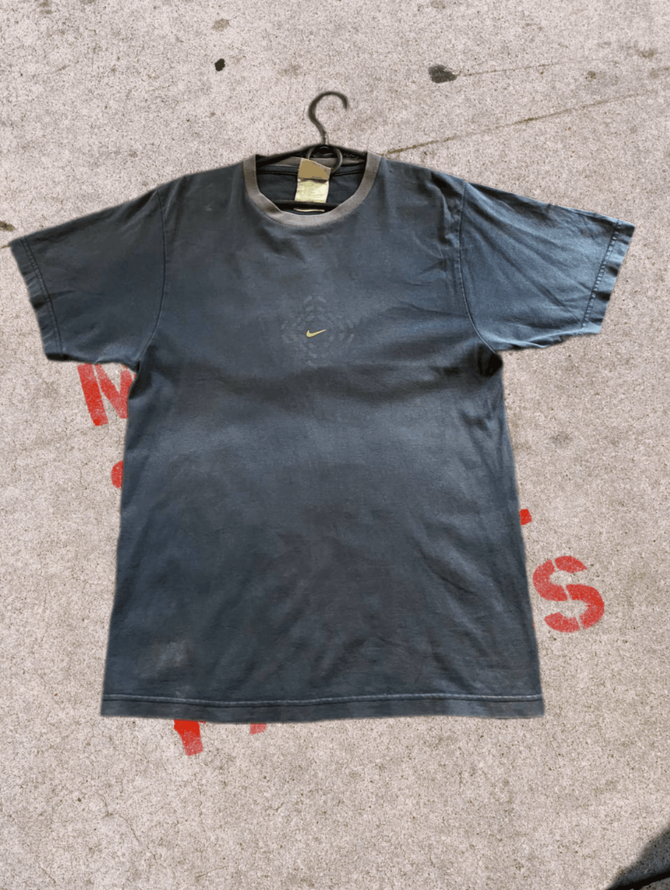 Nike × Vintage Vintage 90s Nike T-Shirt Rare Retro Hype Y2K Size US S / EU 44-46 / 1 - 1 Thumbnail