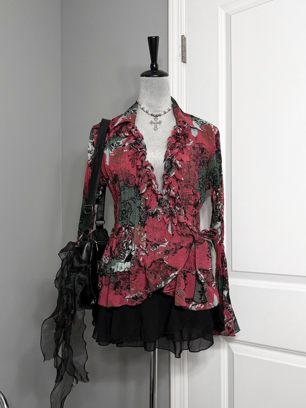 Other Studio 1940 Kimono Tied Wrap Blouse Raspberry Floral Graphic Size M / US 6-8 / IT 42-44 - 1 Thumbnail