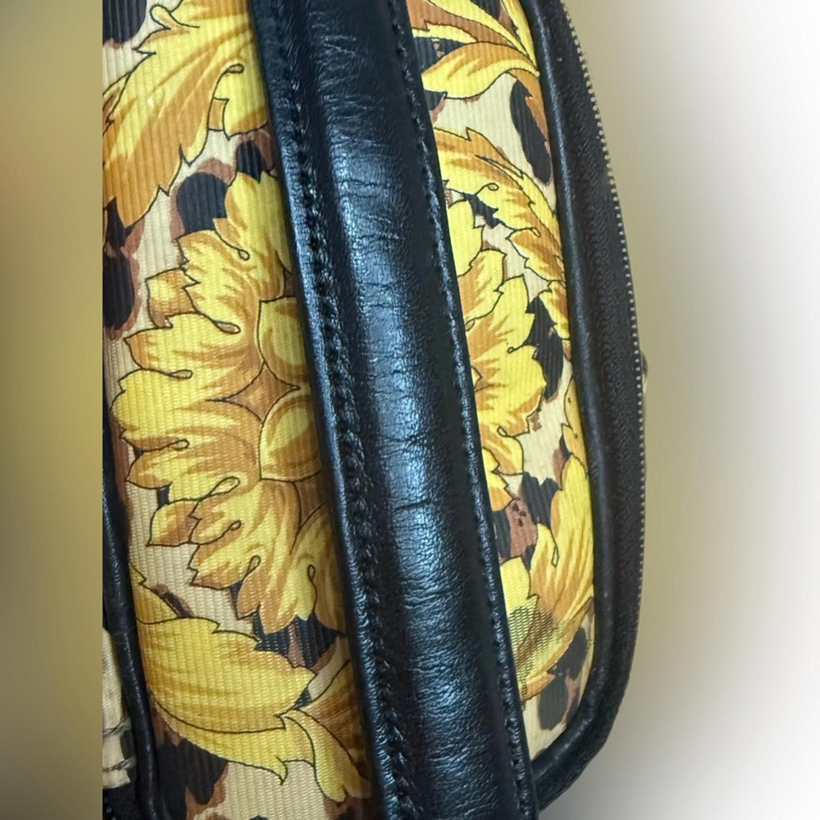 Versace Versace Yellow and Black Cosmetic Bag- EUC Size ONE SIZE - 7 Thumbnail