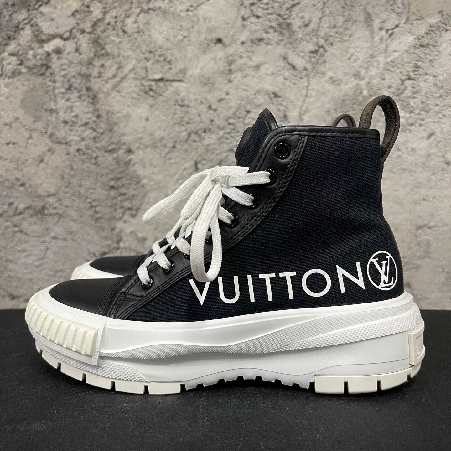 Louis Vuitton Louis Vuitton high top sneakers size 36 as shown Size US 5 / IT 35 - 2 Thumbnail