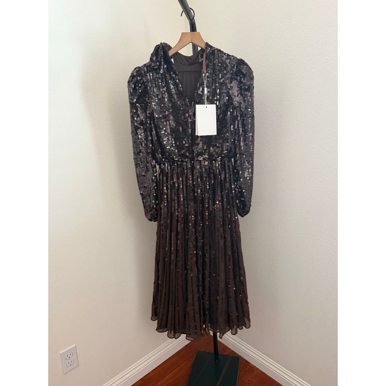 Mac Duggal Mac Duggal Bow Styled Sequin Cocktail Dress chocolate brown Size M / US 6-8 / IT 42-44 - 6 Thumbnail