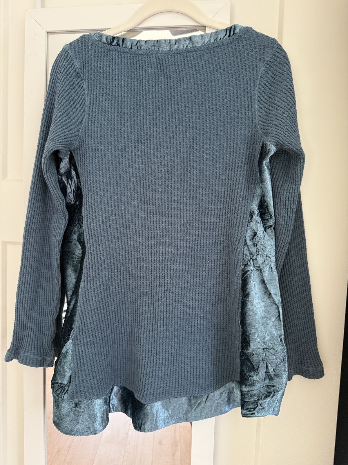 Soft Surroundings Soft Surroundings Waffle Weave and Crushed Velvet Top Size M Size M / US 6-8 / IT 42-44 - 2 Thumbnail