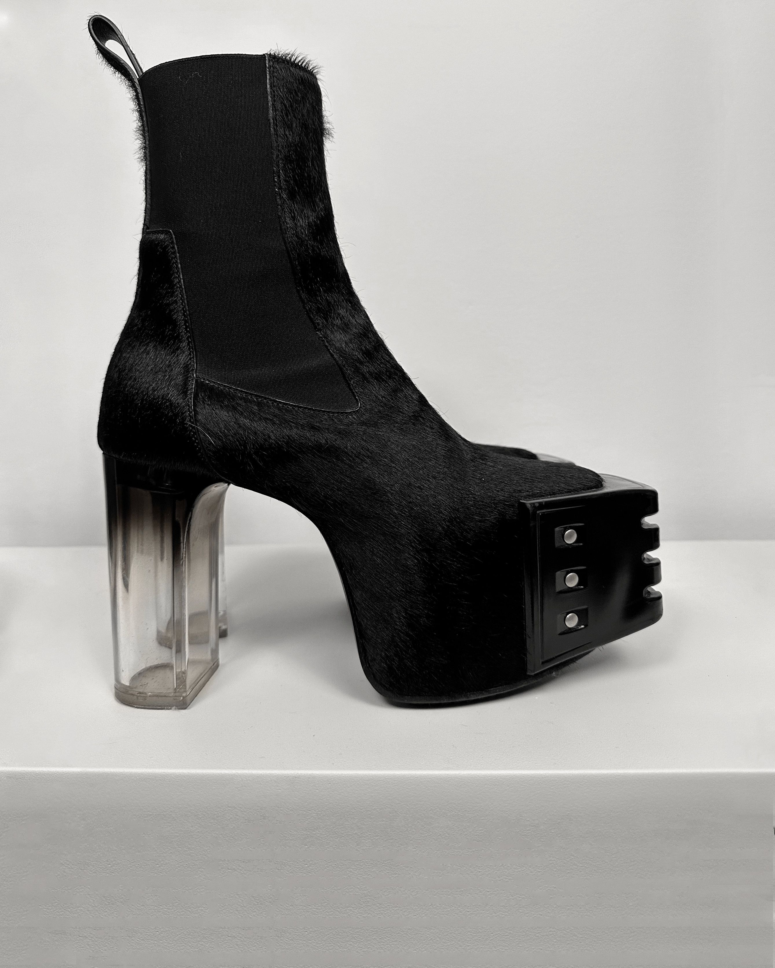 靴 rick owens Pony hair kiss boot Rick Owens Pony Hair Kiss Heels | Veblen