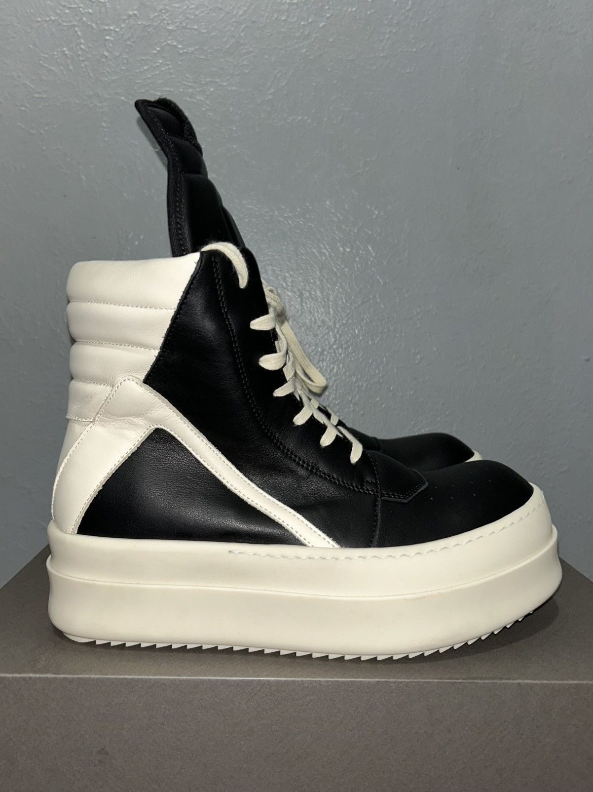 RICK OWENS GEOBASKET MEGA BUMPER BLACK/MILK