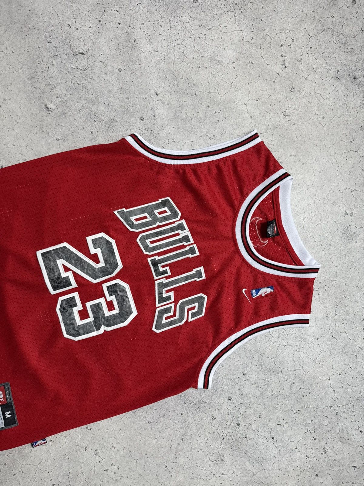 Jordan Brand Nike Vintage NBA Jersey Jordan #23 Length +2 Chicago Bulls Size US M / EU 48-50 / 2 - 4 Thumbnail