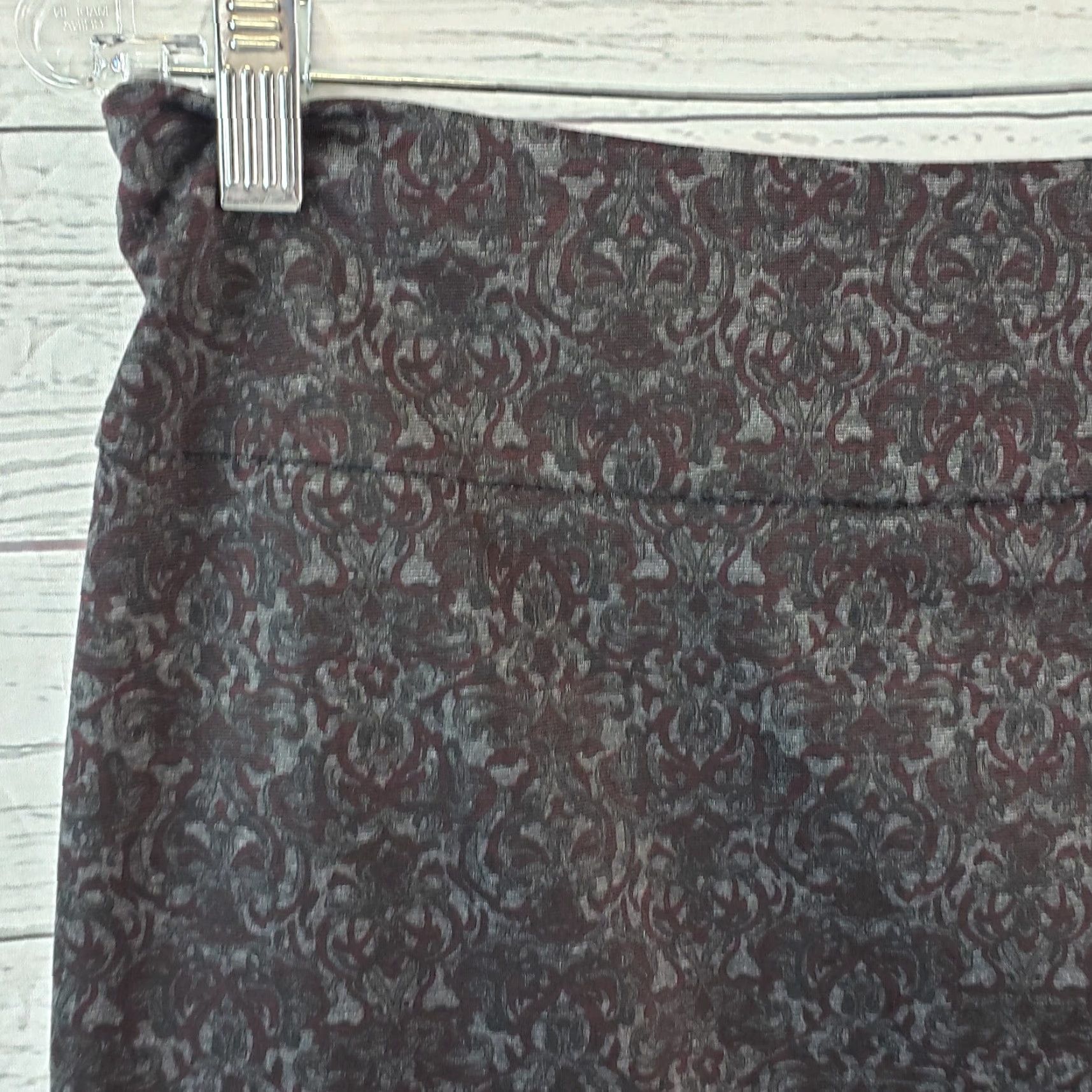 Vintage Margaret M Womens Pencil Skirt M Gray Maroon Pull On Knee Length Rayon Blend Size 32" / US 10 / IT 46 - 2 Thumbnail
