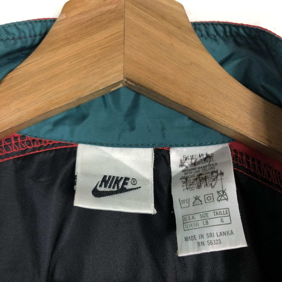 Nike 🔥VINTAGE NIKE LIGHT JACKET TRIPLE COLOUR DESIGN Size US L / EU 52-54 / 3 - 19 Thumbnail