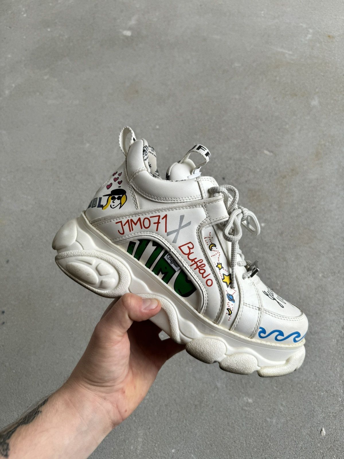 image of Avant Garde x Buffalo London Buffalo X J1Mo71 Colab Patform Chunky Sneakers Alternative in White, W