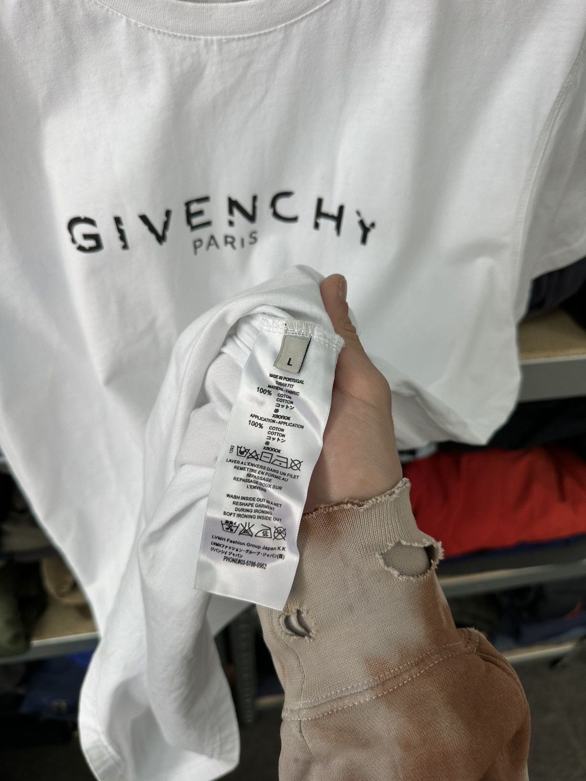 Givenchy Givenchy Paris T-Shirt Centre Logo White Luxury Tee Size L Size US L / EU 52-54 / 3 - 7 Thumbnail