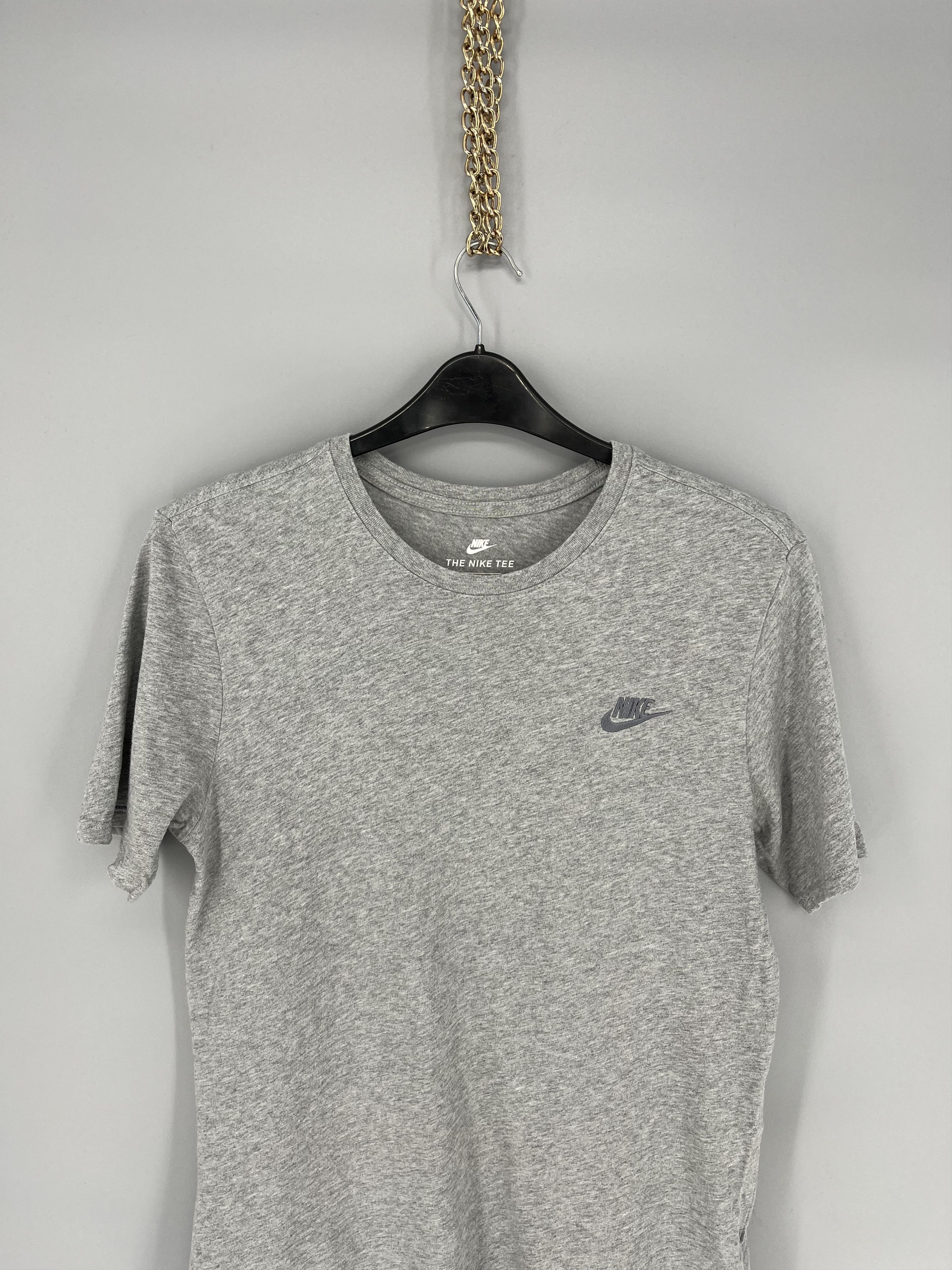 Nike Vintage 90s Nike Tee Streetwear Centre Swoosh Y2K Style Size US M / EU 48-50 / 2 - 4 Thumbnail