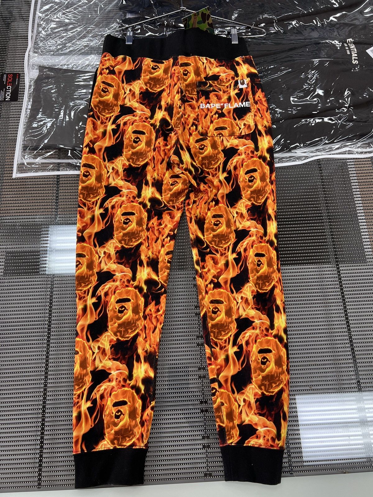 Bape BAPE FLAME SWEAT PANTS Size US 32 / EU 48 - 2 Thumbnail