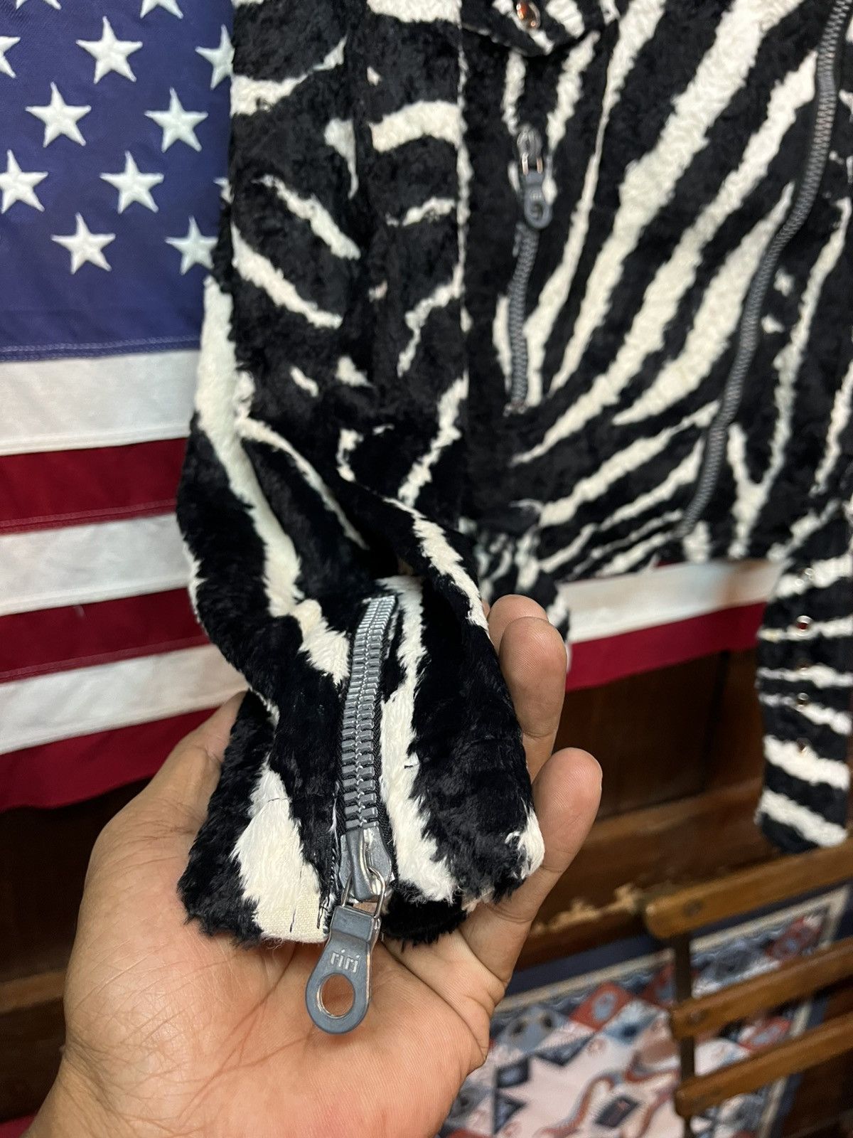 Vintage Vintage Luxury Zebra Printed Faux Fur Biker Jacket Size L / US 10 / IT 46 - 3 Thumbnail