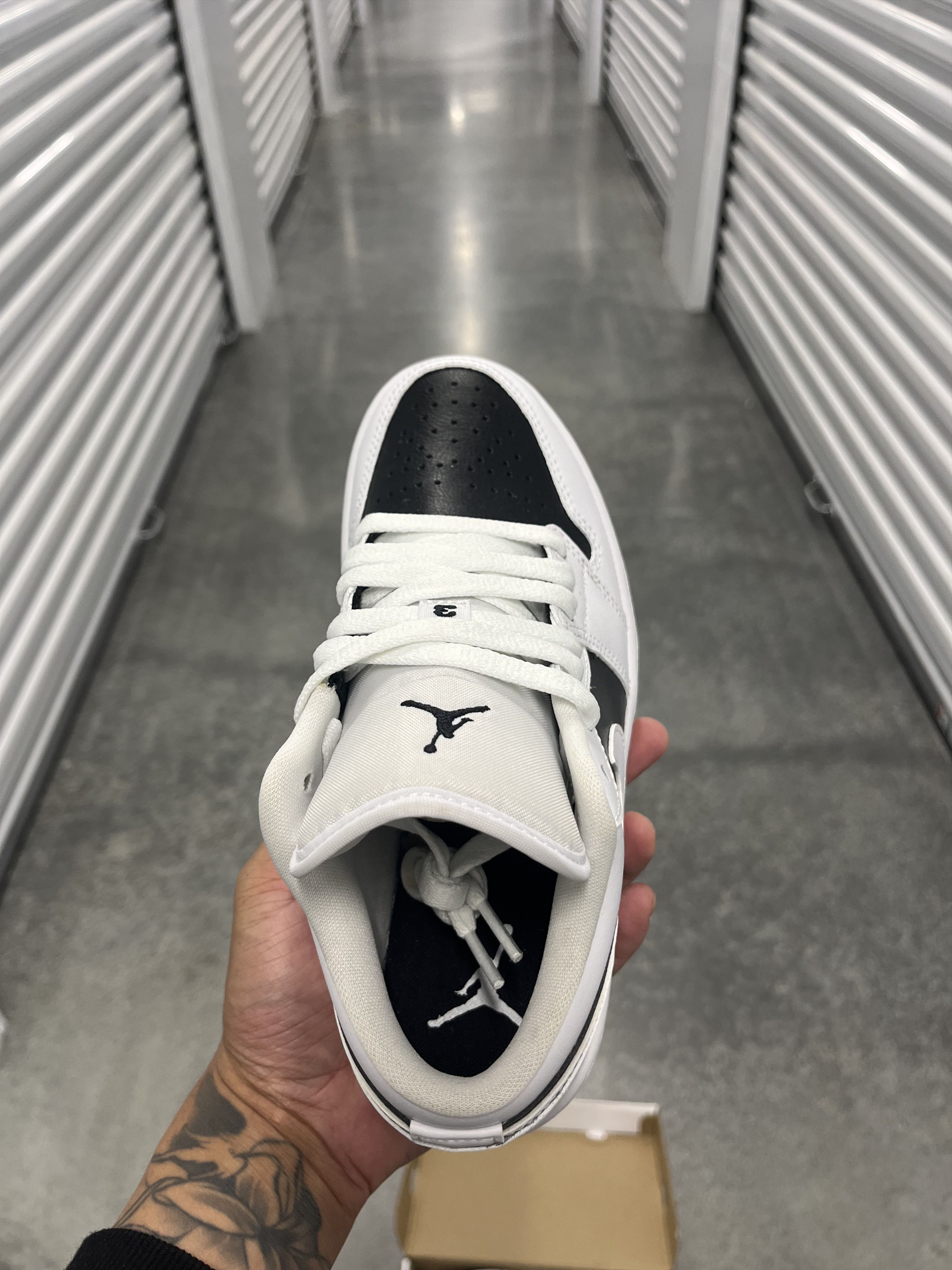 Nike Jordan 1 Low - Panda Sz6 Size US 6 / IT 36 - 4 Thumbnail