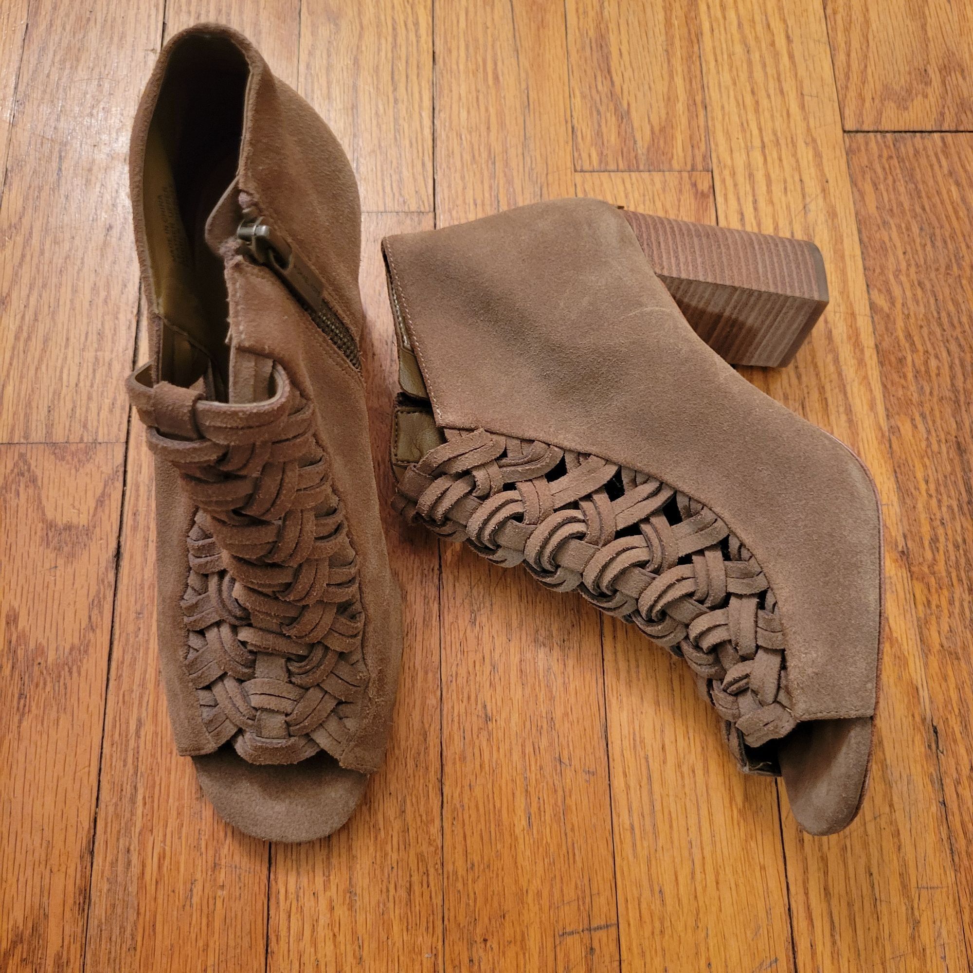Michael Kors Michael Kors 6M WESTLEY Suede Leather Peep Toe Woven Ankle B Size US 6 / IT 36 - 2 Thumbnail