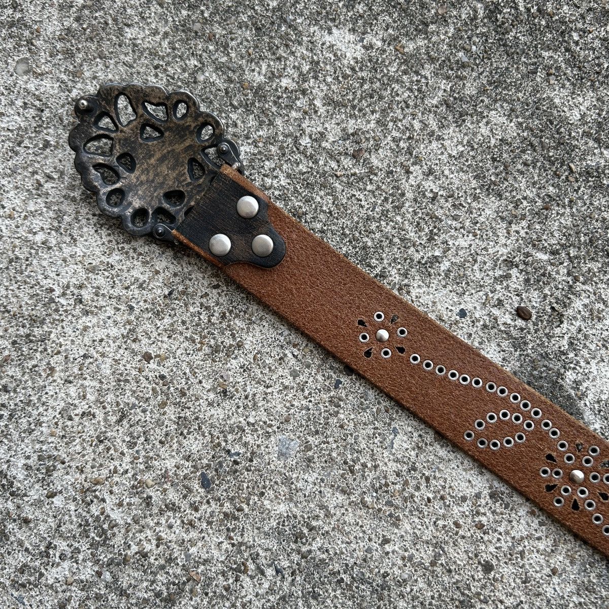 If Six Was Nine Vintage studded leather belt ⚫️ Size ONE SIZE - 16 Thumbnail