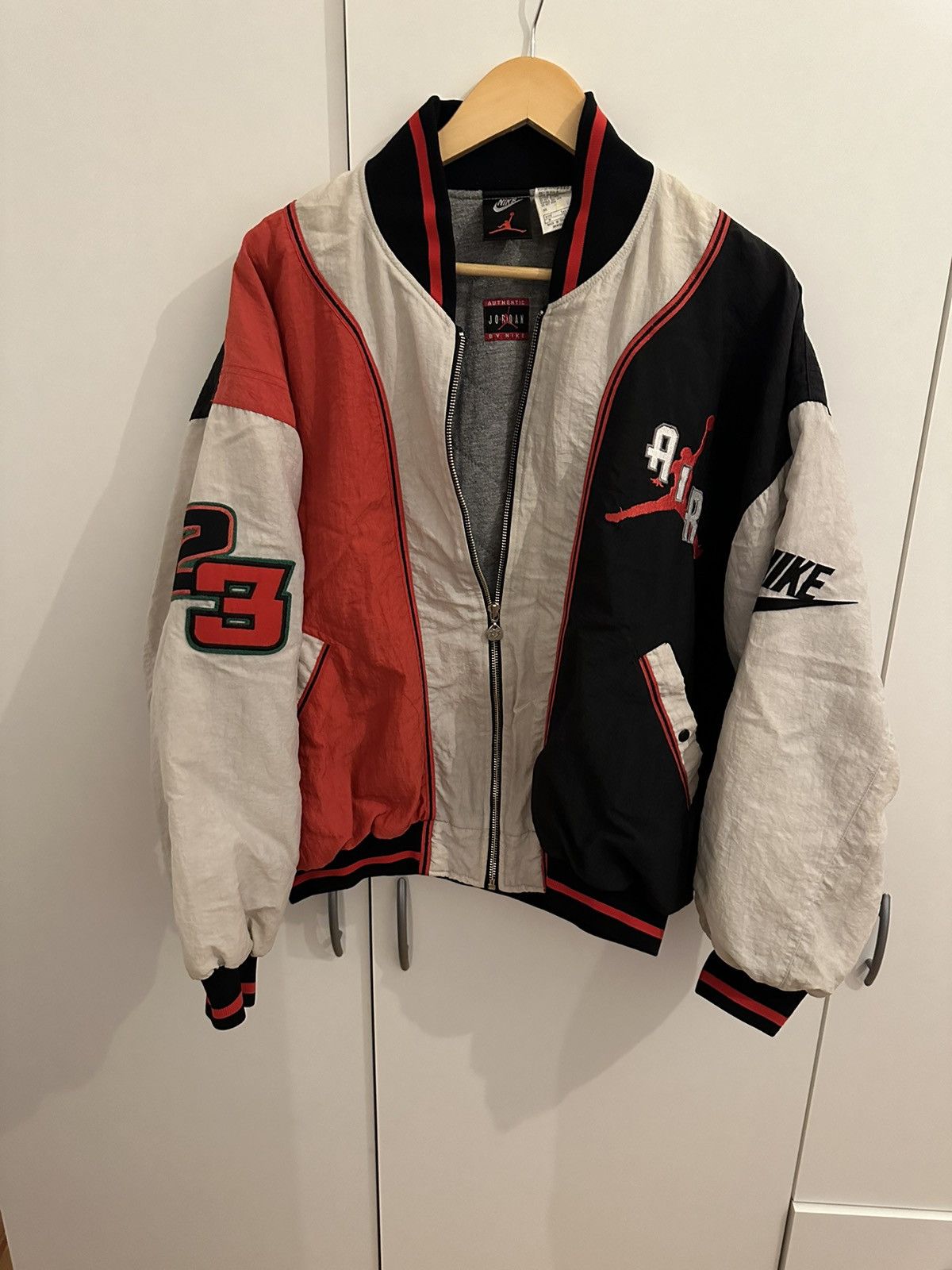 Nike Air Jordan Jacke Jacket Size M Retro Vintage