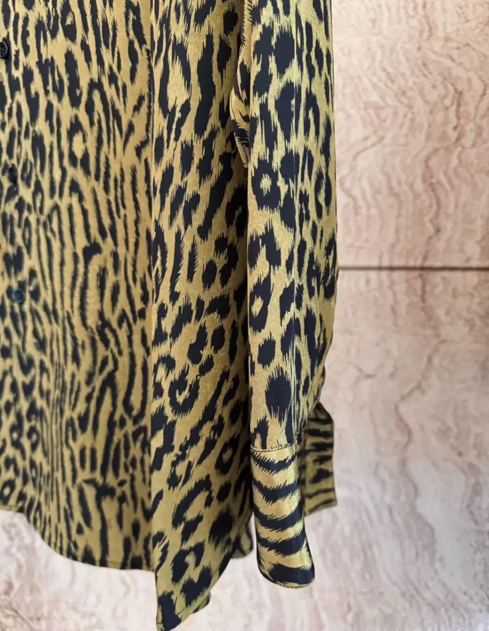 Saint Laurent Paris Saint Laurent Paris 21SS leopard print shirt Size US XXS / EU 40 - 2 Thumbnail