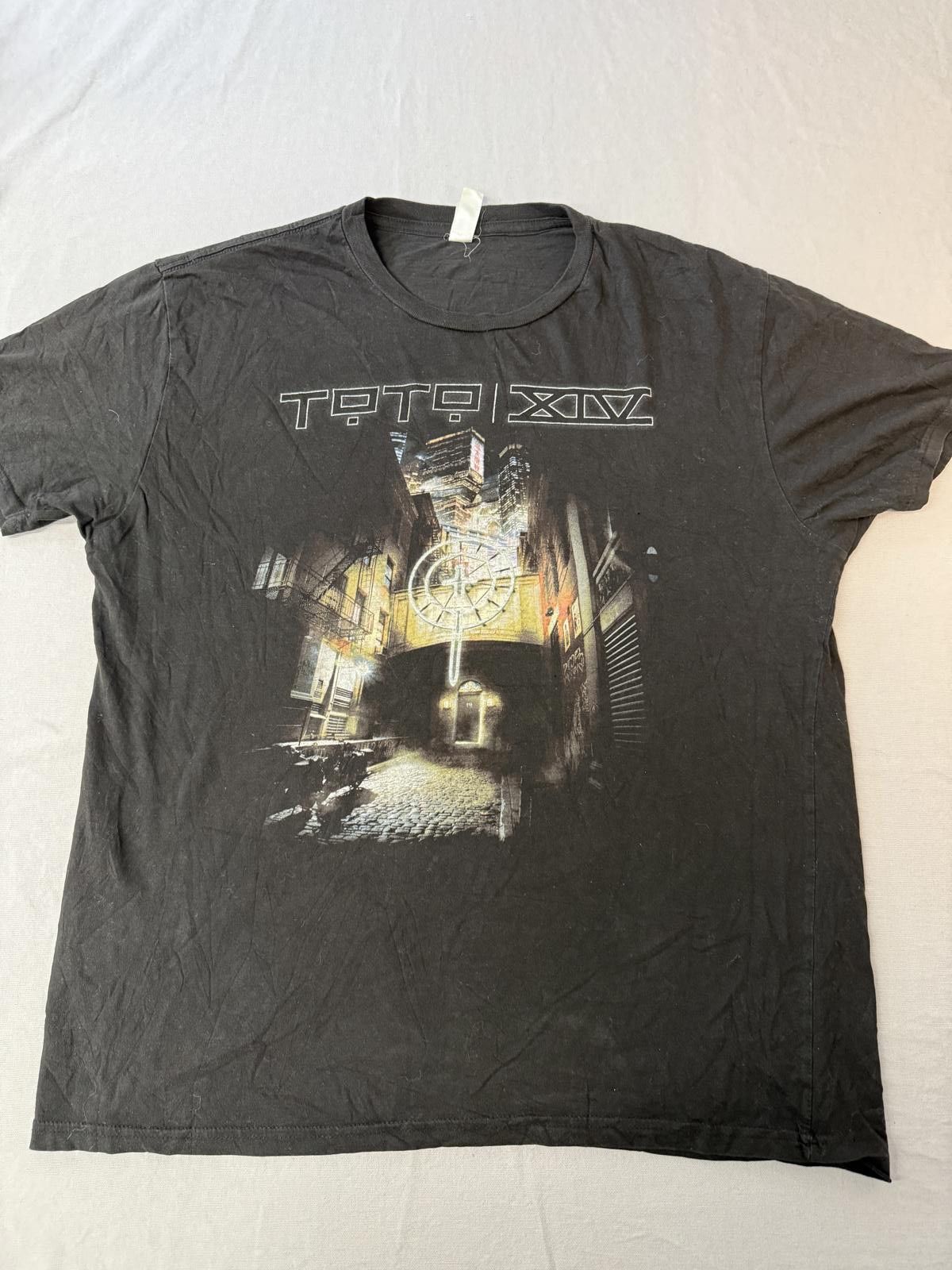 Designer Toto Band T-shirt Totot XIV Tour 2015 Tee 2 Sided - XL Size US XL / EU 56 / 4 - 1 Thumbnail