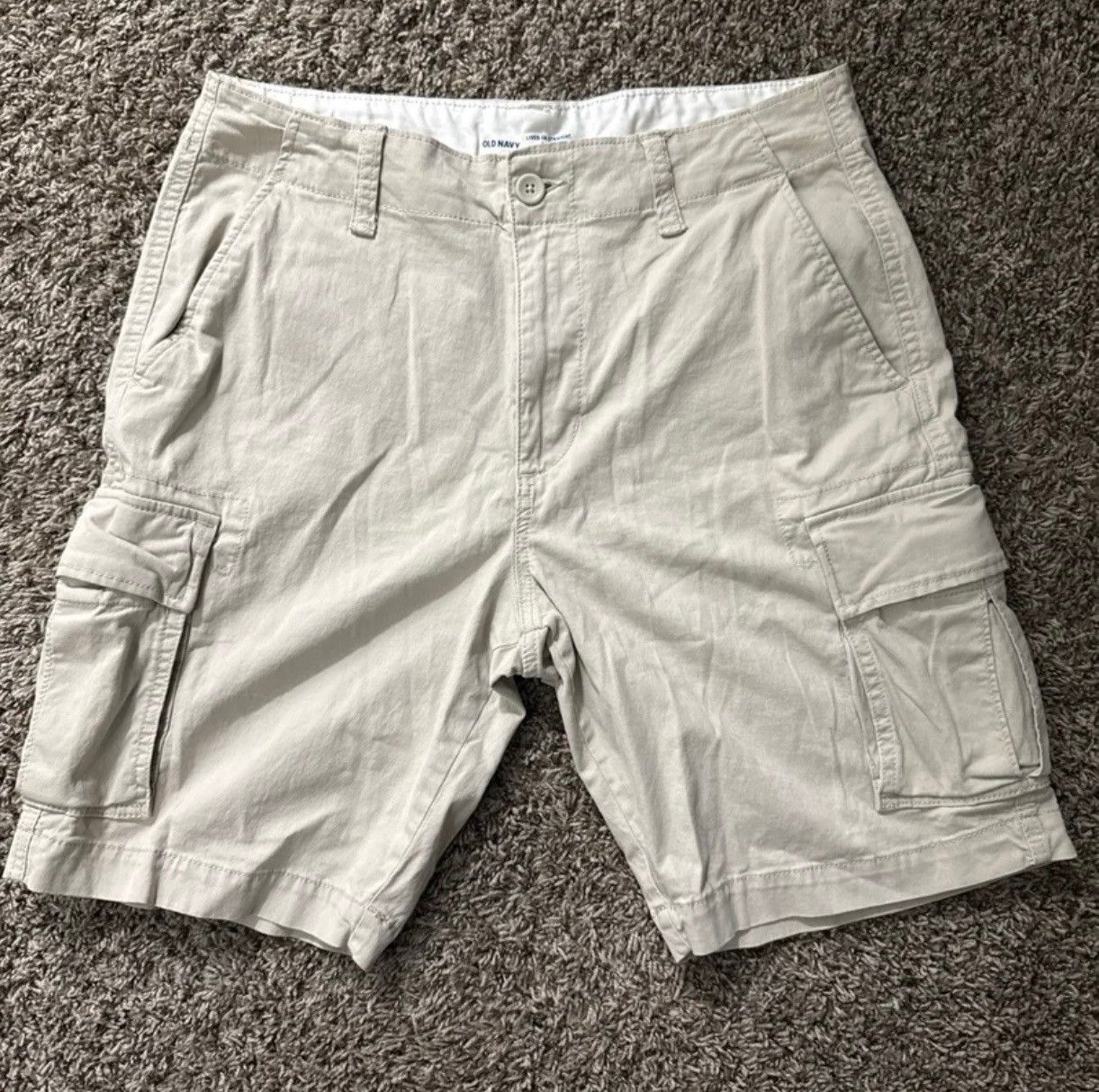 Old Navy old navy khaki cargo shorts Size US 34 / EU 50 - 1 Thumbnail