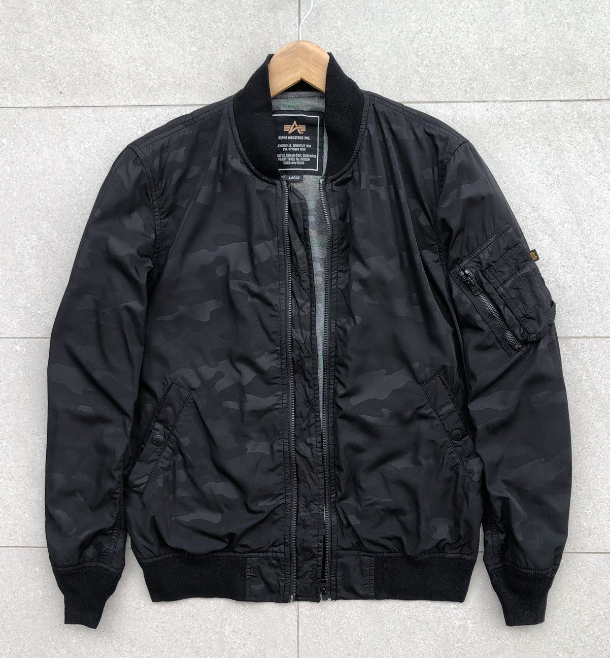 Alpha Industries Alpha Industries camouflage "MA-1 Nylon Bomber Jacket Size US M / EU 48-50 / 2 - 3 Thumbnail