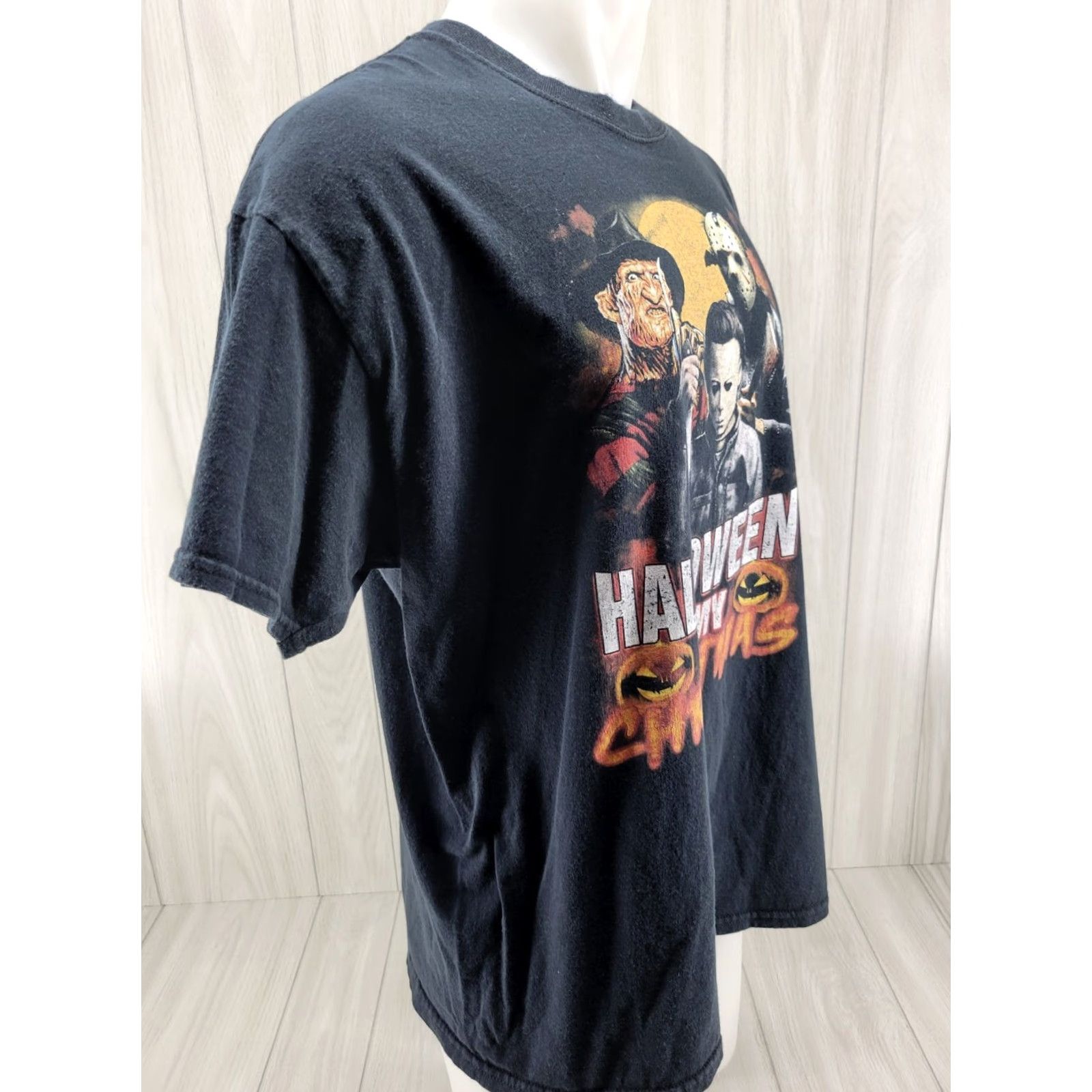 Vintage HALLOWEEN IS MY CHRISTMAS Mens T Shirt XL Black Halloween Theme Adult XL T-Shirt Mens Size US XL / EU 56 / 4 - 5 Thumbnail