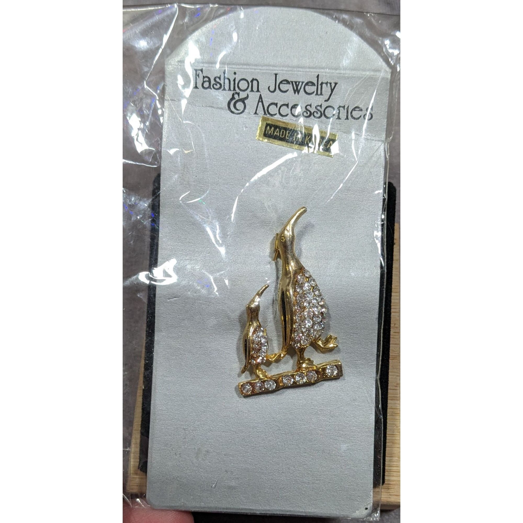 Other Korean Gold Tone Rhinestone Penguin Brooch Size ONE SIZE - 1 Thumbnail