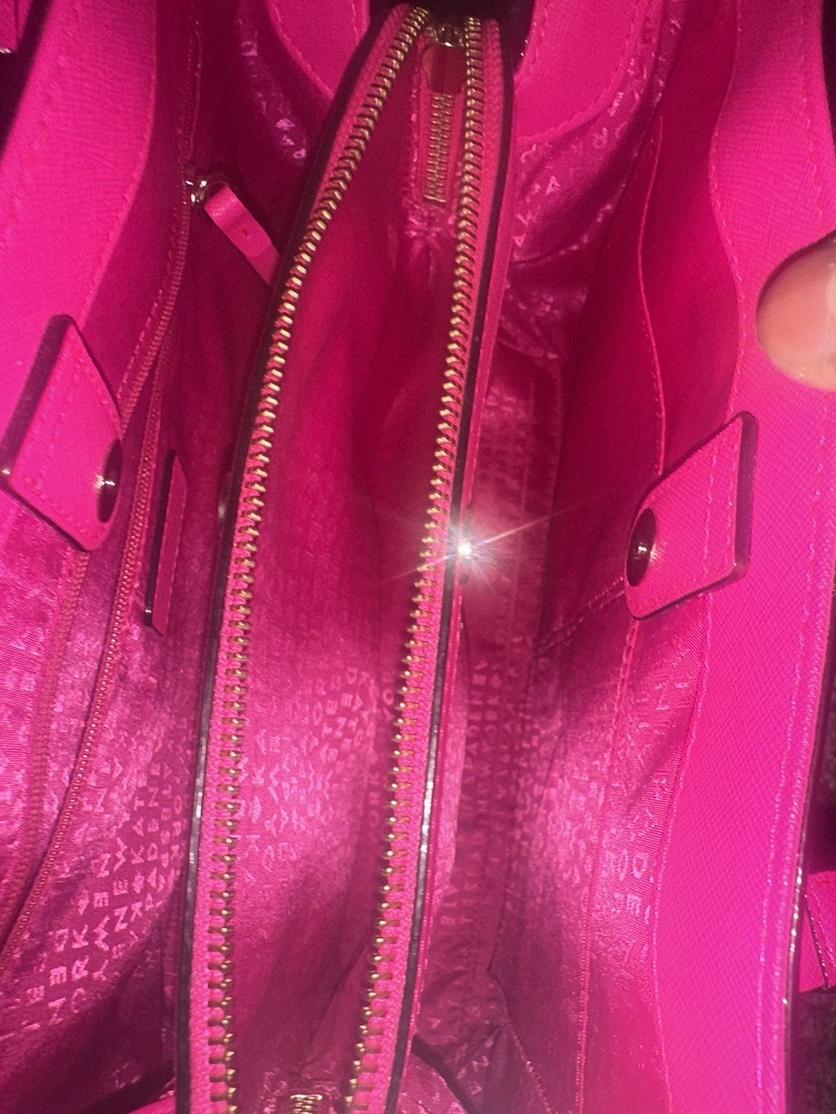 Kate Spade Kate spade *very rare* hot pink saffiano satchel Size ONE SIZE - 7 Thumbnail