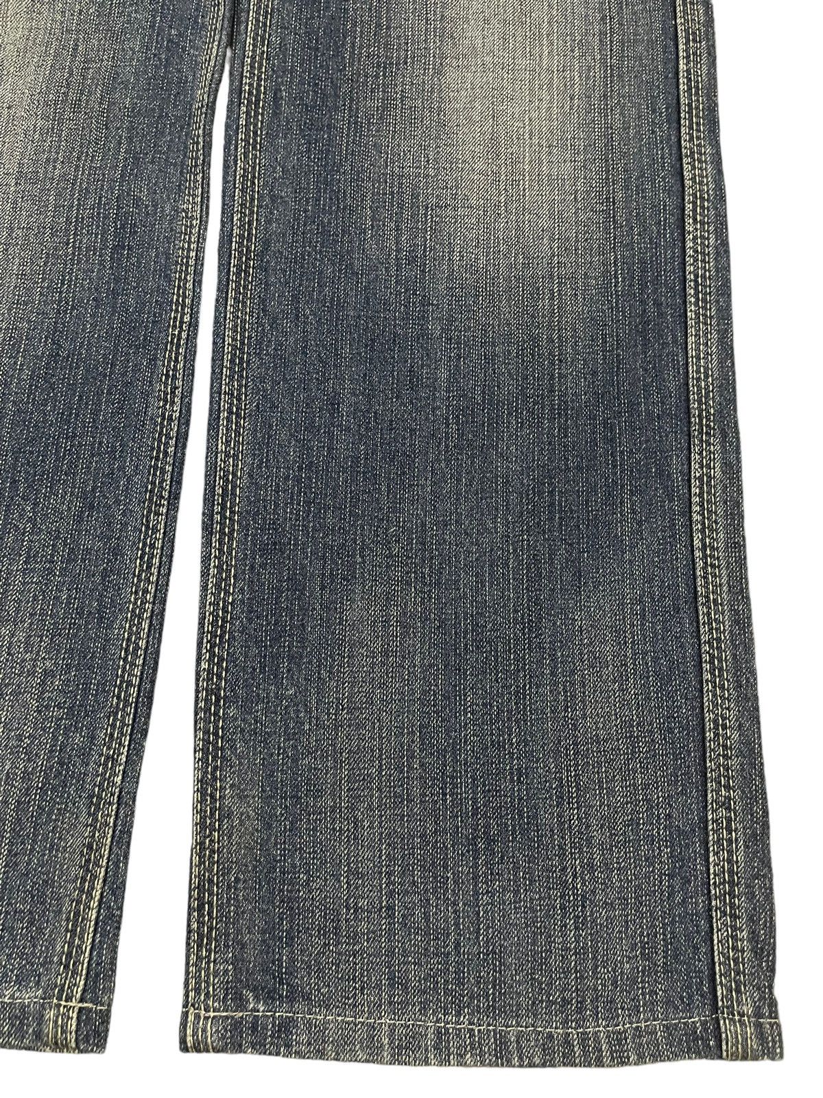 Uniqlo Vintage Japanese Uniqlo Blue Wash Style Loose Jeans Size US 31 - 6 Thumbnail