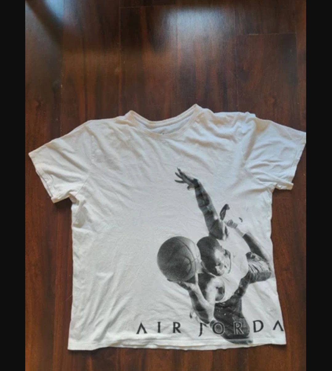 Jordan Brand Air Jordan Flying Dreams Basketball NBA T-shirt XL Size US XL / EU 56 / 4 - 2 Thumbnail