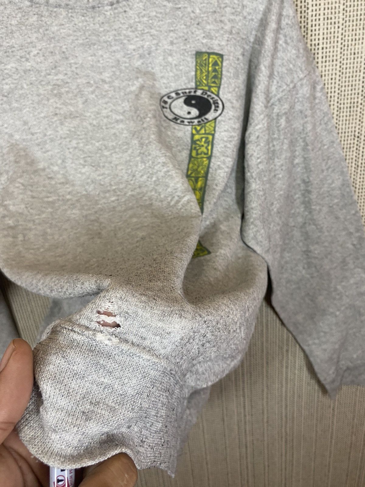 Vintage Vintage 90s t&c surf sweatshirt crewneck distressed Size US L / EU 52-54 / 3 - 7 Thumbnail