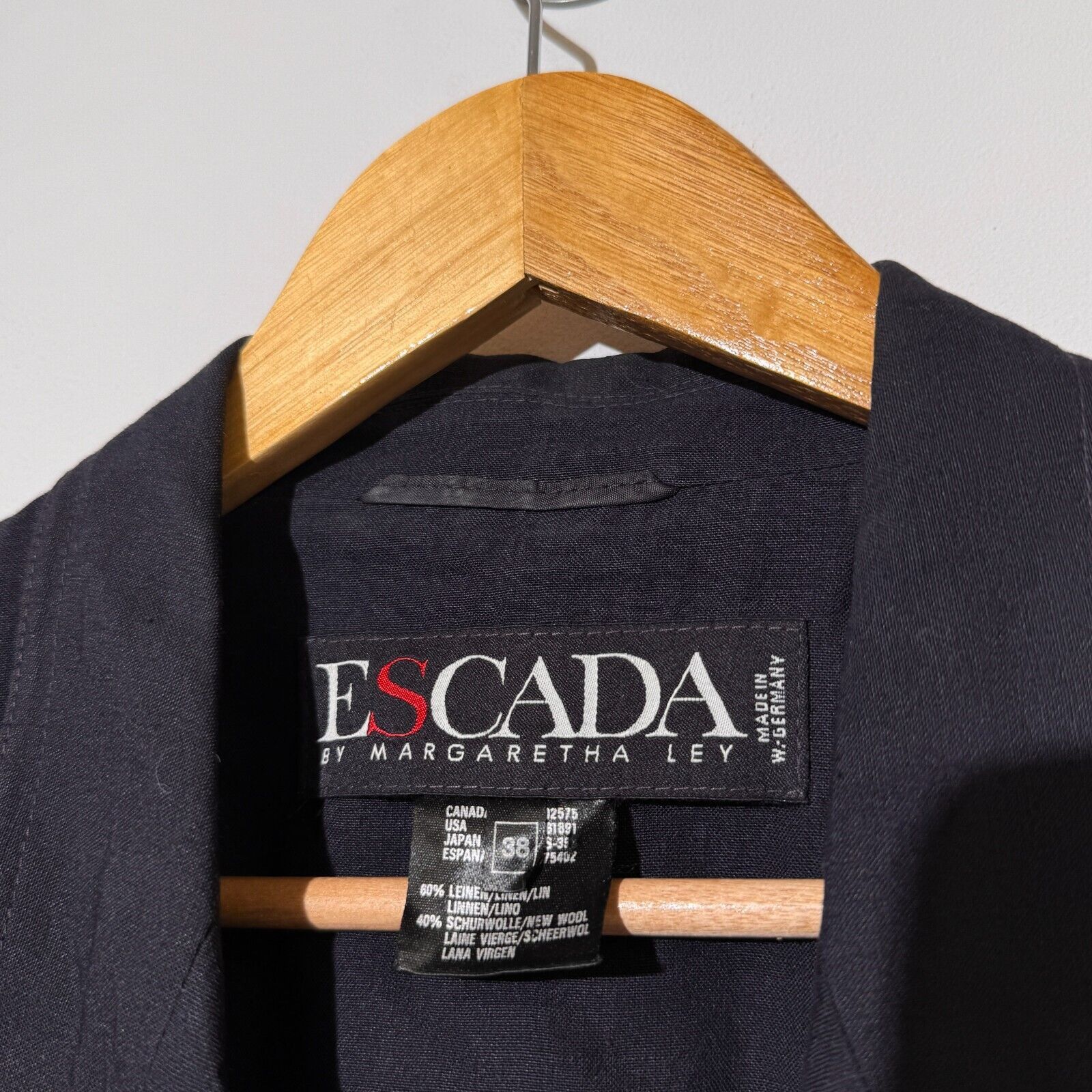 Escada × Vintage Escada Margaretha Navy Linen Wool Blazer Jacket Size 38 IT Size US L / EU 52-54 / 3 - 4 Thumbnail