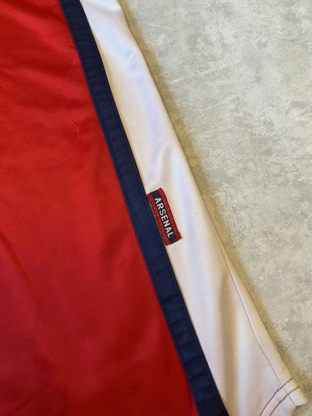 Vintage Nike Arsenal JVC 98/99 Home Vintage Soccer Jersey Made in UK Size US S / EU 44-46 / 1 - 12 Thumbnail