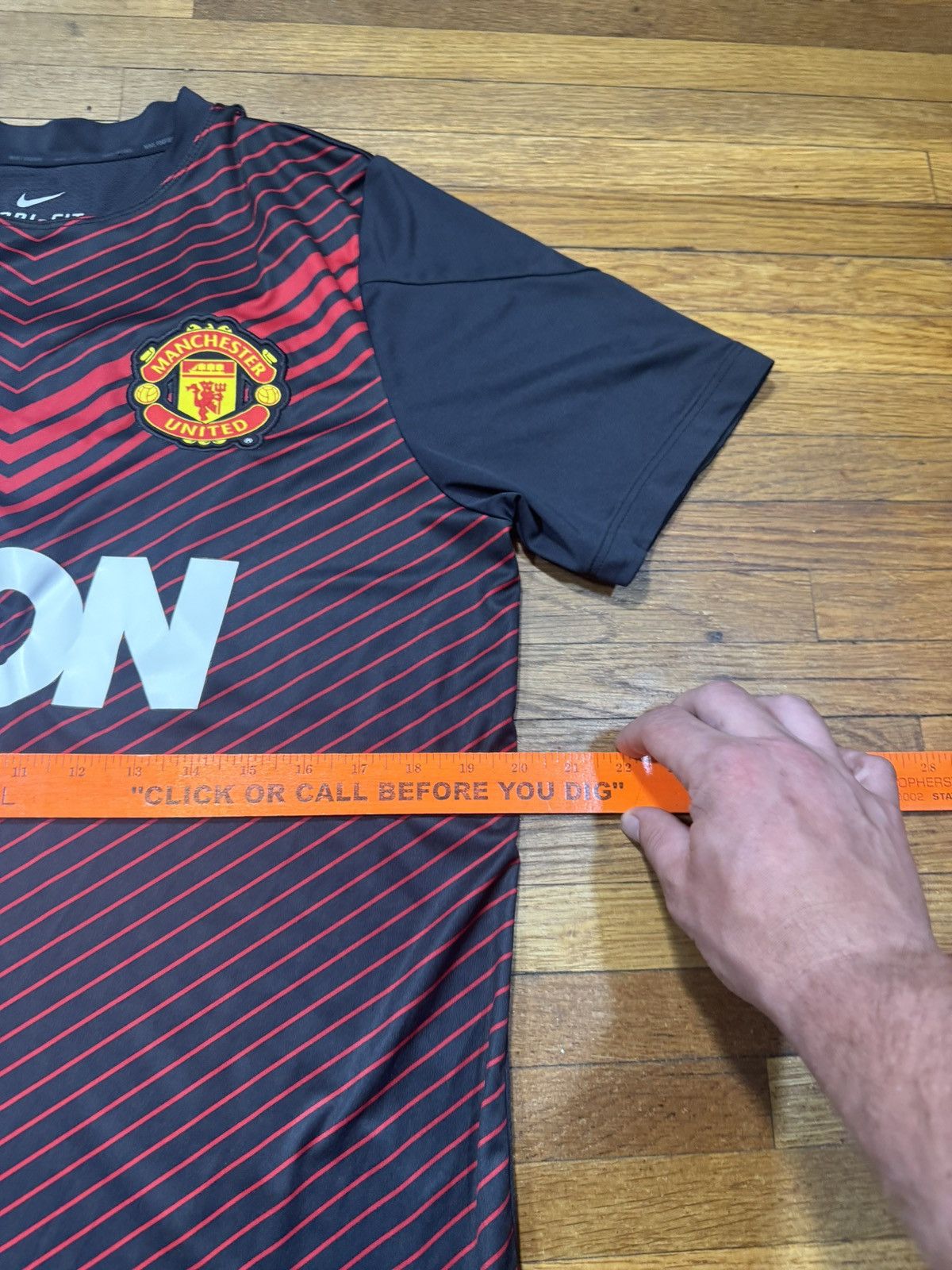 Nike × Vintage MANCHESTER UNITED 2013 2014 PRE MATCH TRAINING JERSEY Size US L / EU 52-54 / 3 - 10 Thumbnail
