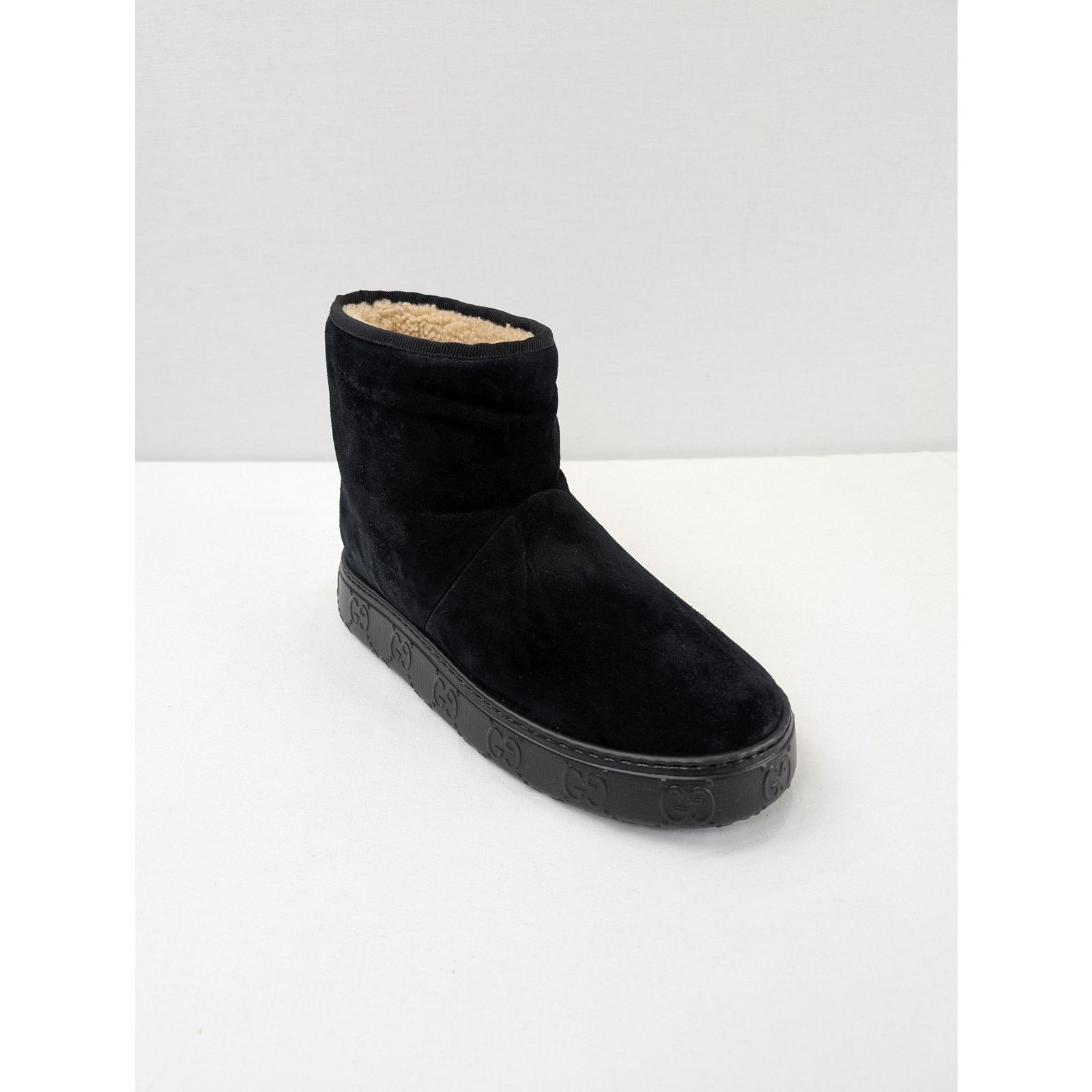 Gucci o1rshd1 Ankle Suede Boots in black with wool lining Size US 10 / IT 40 - 2 Thumbnail