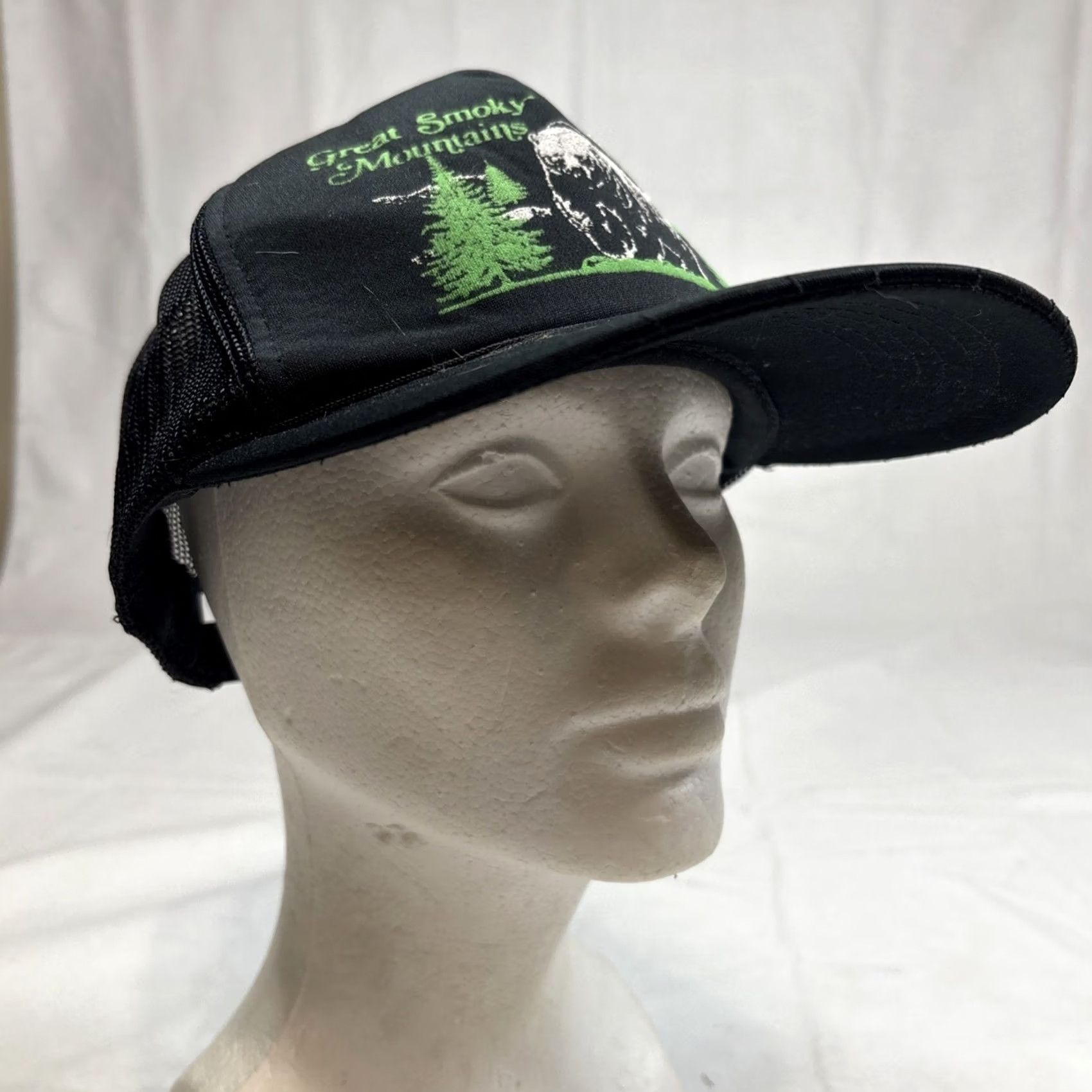 Vintage VINTAGE Great Smoky Mountains National Park Black Trucker Cap Hat Bear Snapback Men One Size Black Trucker Hat Snapback National Parks Mens Size US M / EU 48-50 / 2 - 2 Thumbnail