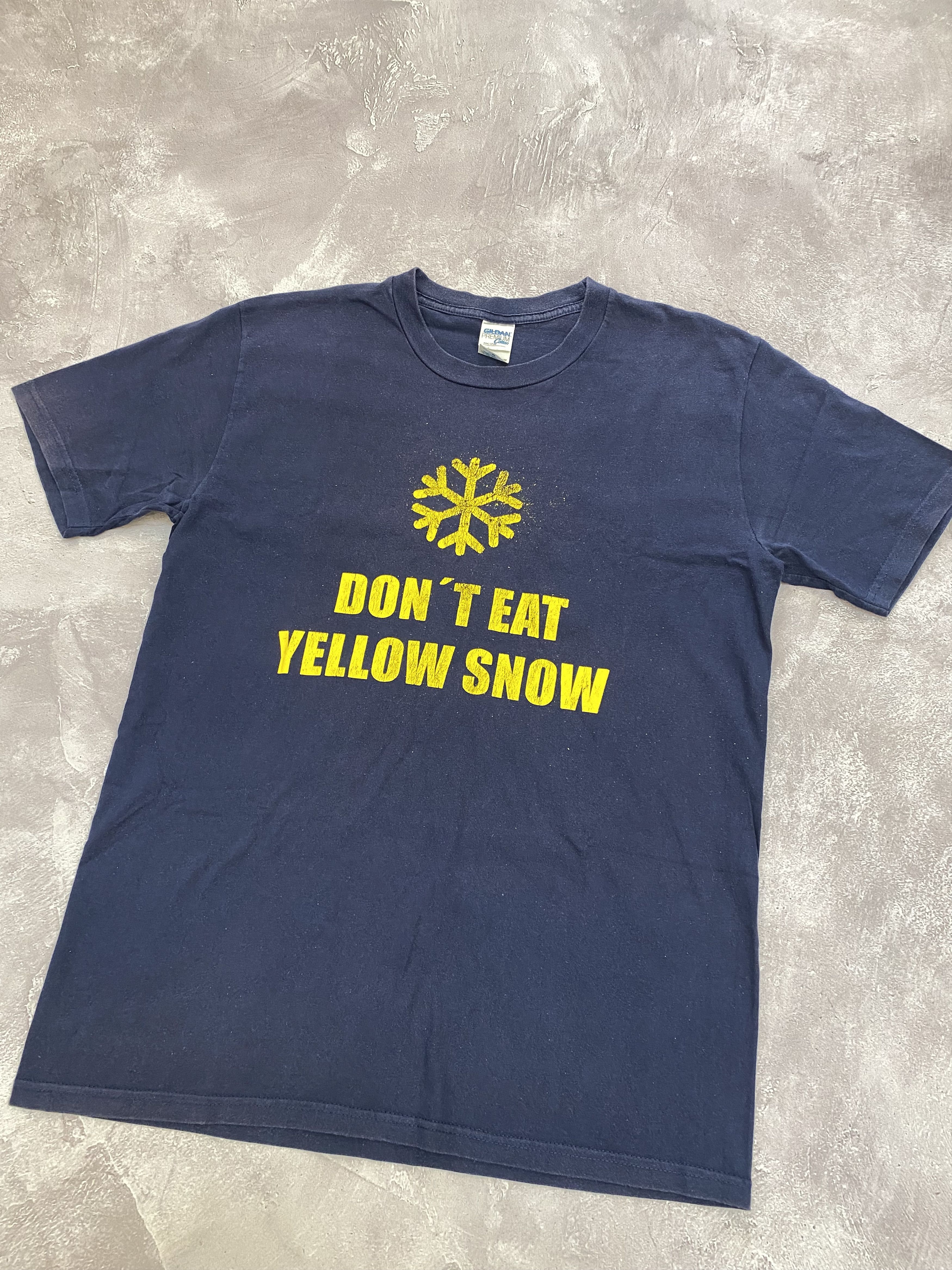 Vintage Vintage Don't Eat Yellow Snow Humor T-Shirt Size M Size US M / EU 48-50 / 2 - 2 Thumbnail